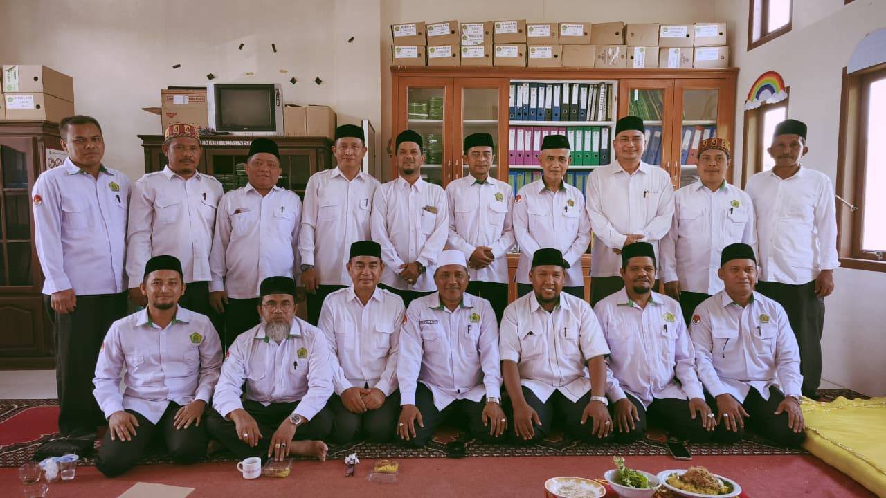 Penuh Doa dan Kebersamaan, PC APRI Banda Aceh Peusijuek Penghulu yang Bertugas ke Tanah Suci