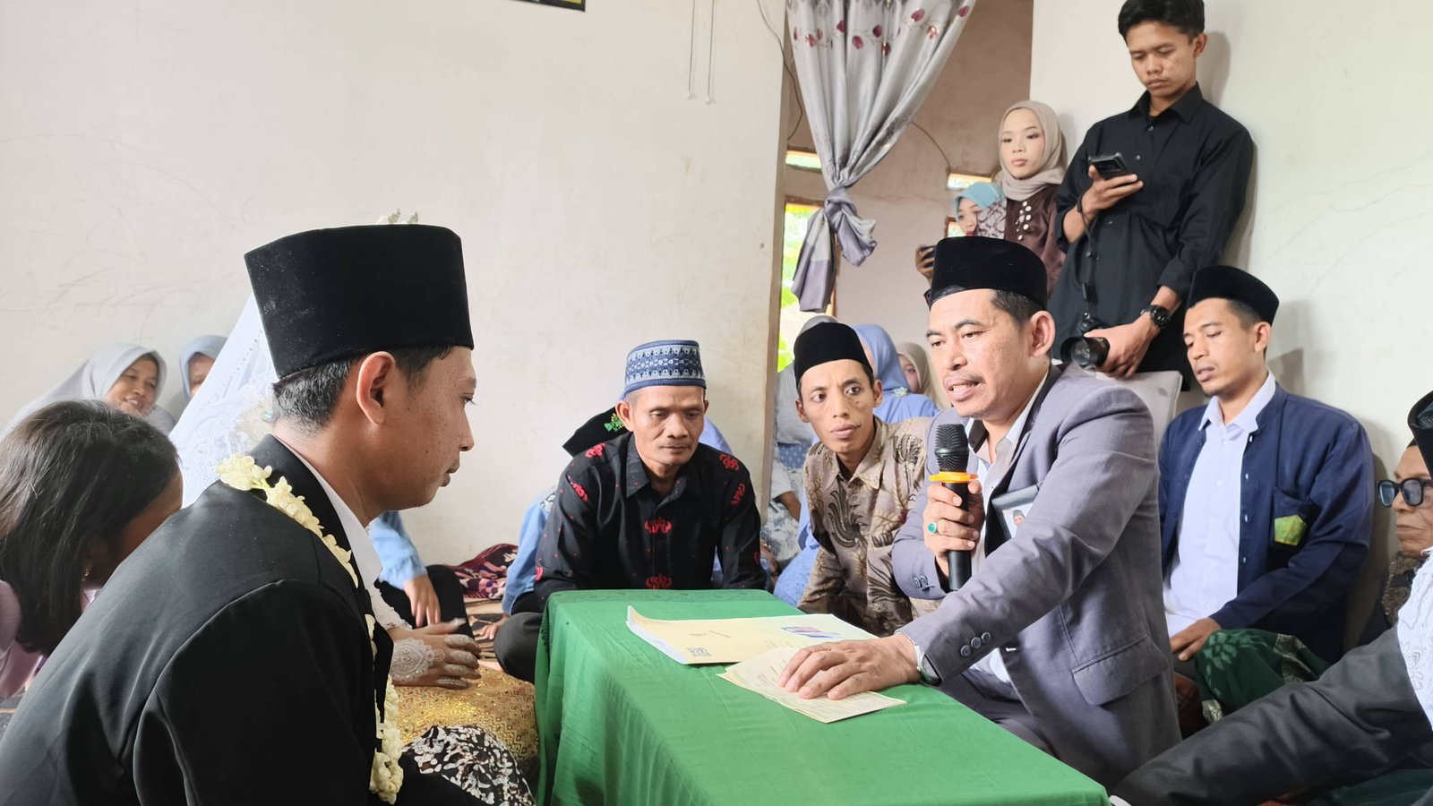 Penghulu KUA Sekampung Udik Beri Nasihat Perkawinan Saifudin -Suhainah 