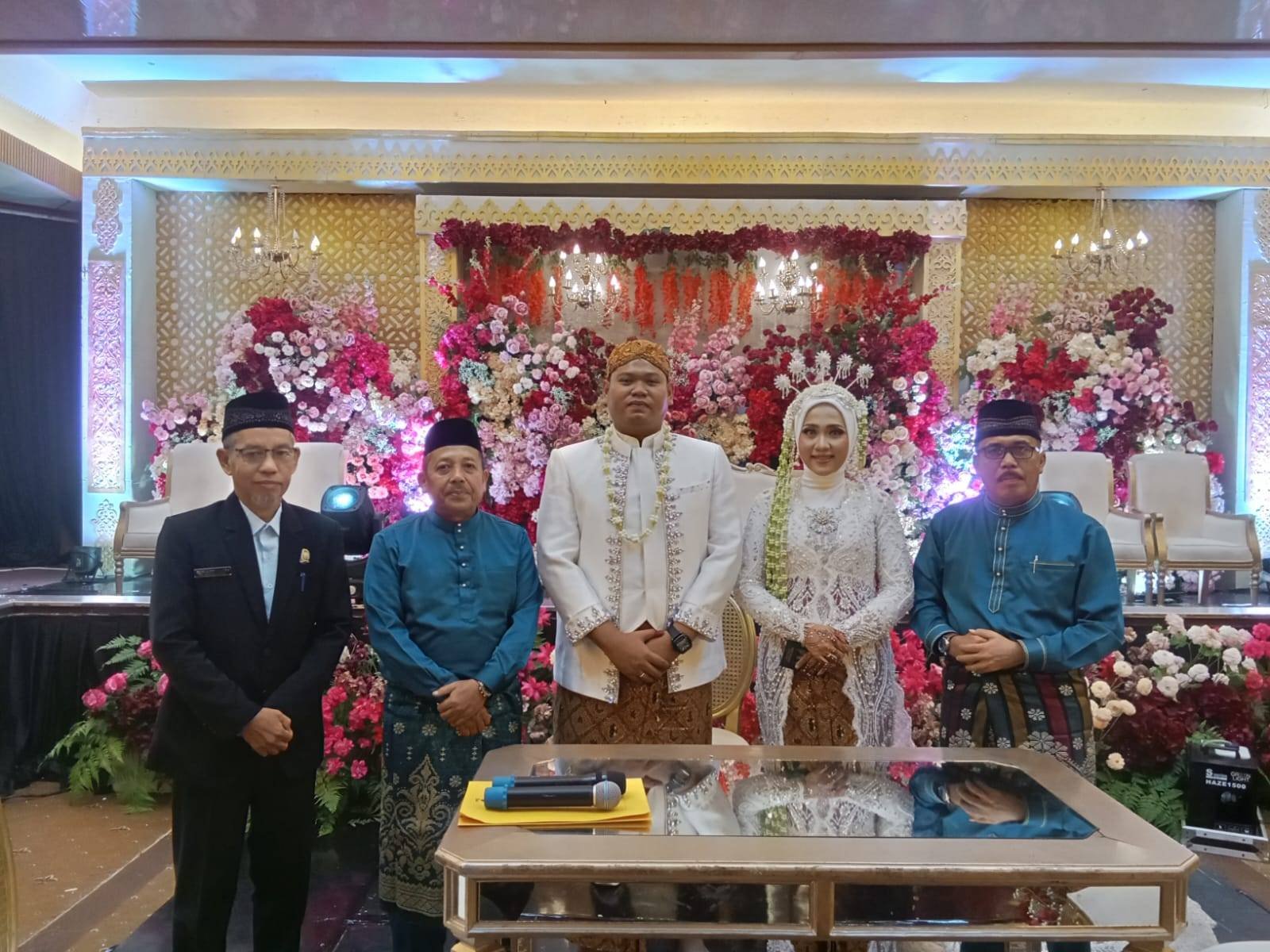 Ka. KUA Pekanbaru Kota Pimpin Akad Nikah Jordan dan Velia,  Ka.Kanwil dan Ka.Kankemenag Jadi Saksi.