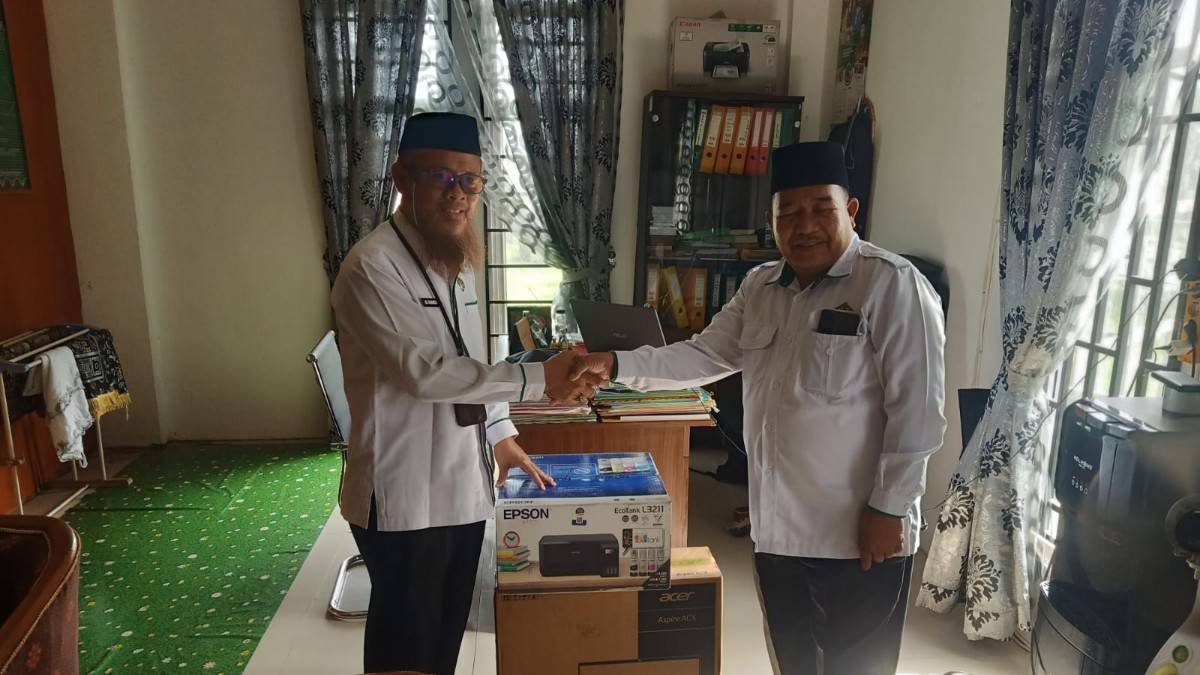 Bantuan Komputer Perkuat Langkah KUA Tanah Putih Melayani Masyarakat