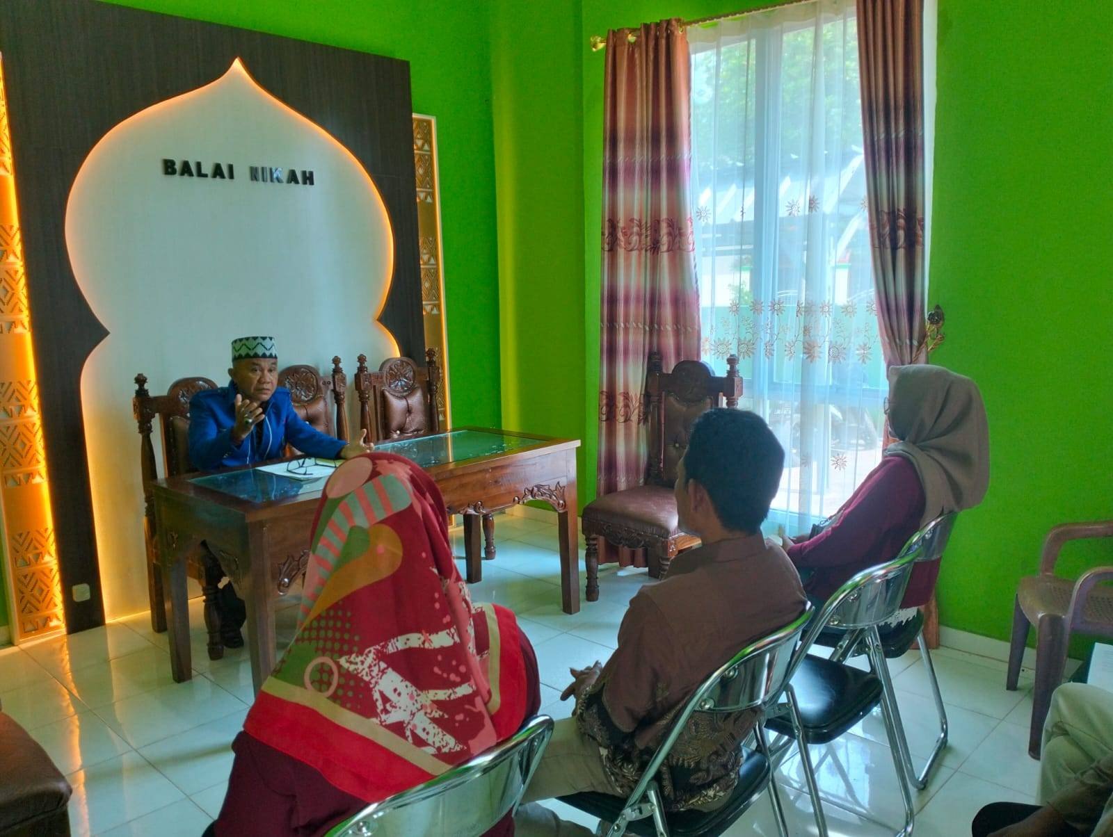 KUA Purbolinggo Bekali Tiga Pasang Catin Melalui SUSCATIN