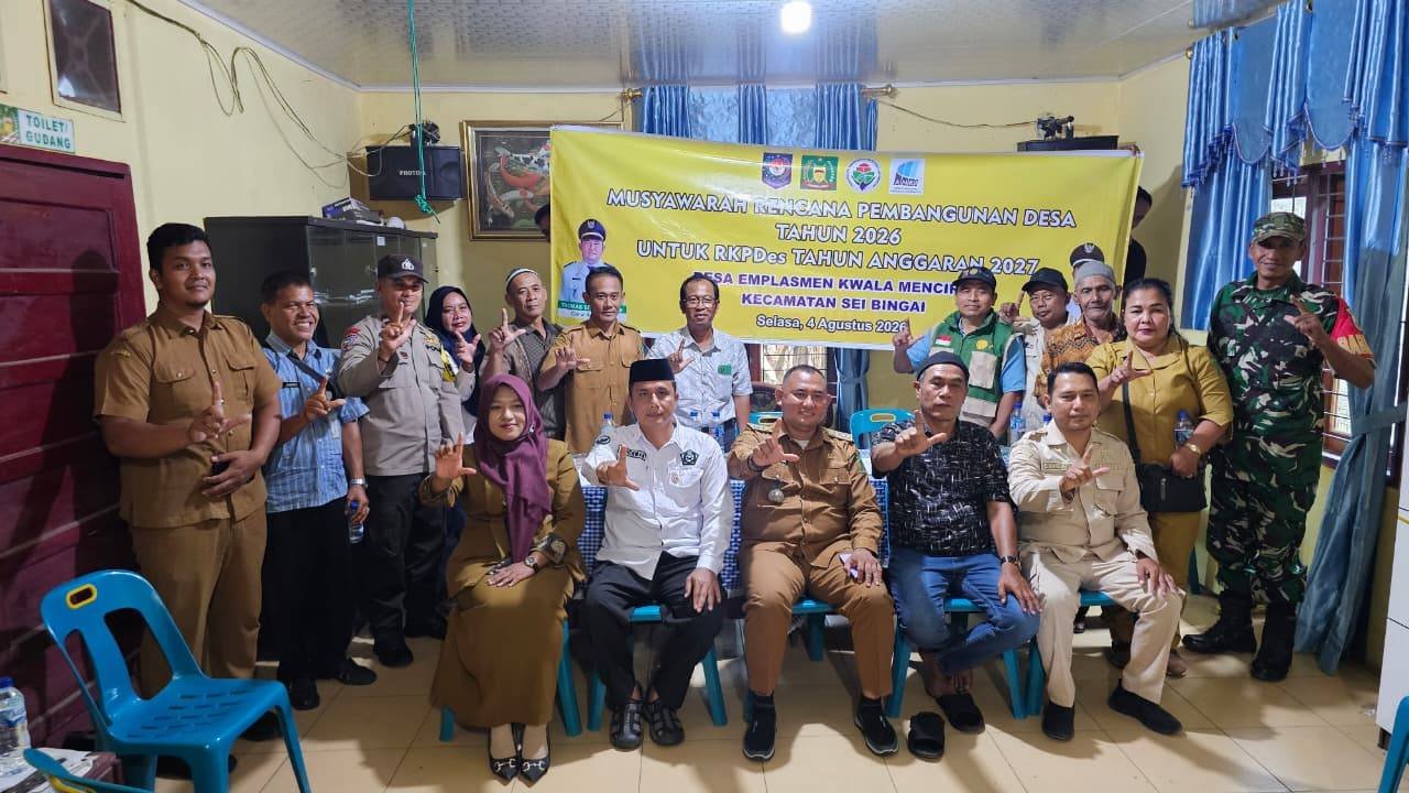 Bersama Camat, Kepala KUA Sei Bingai Hadiri Musrenbang Desa Emplasmen Kwala Mencirim