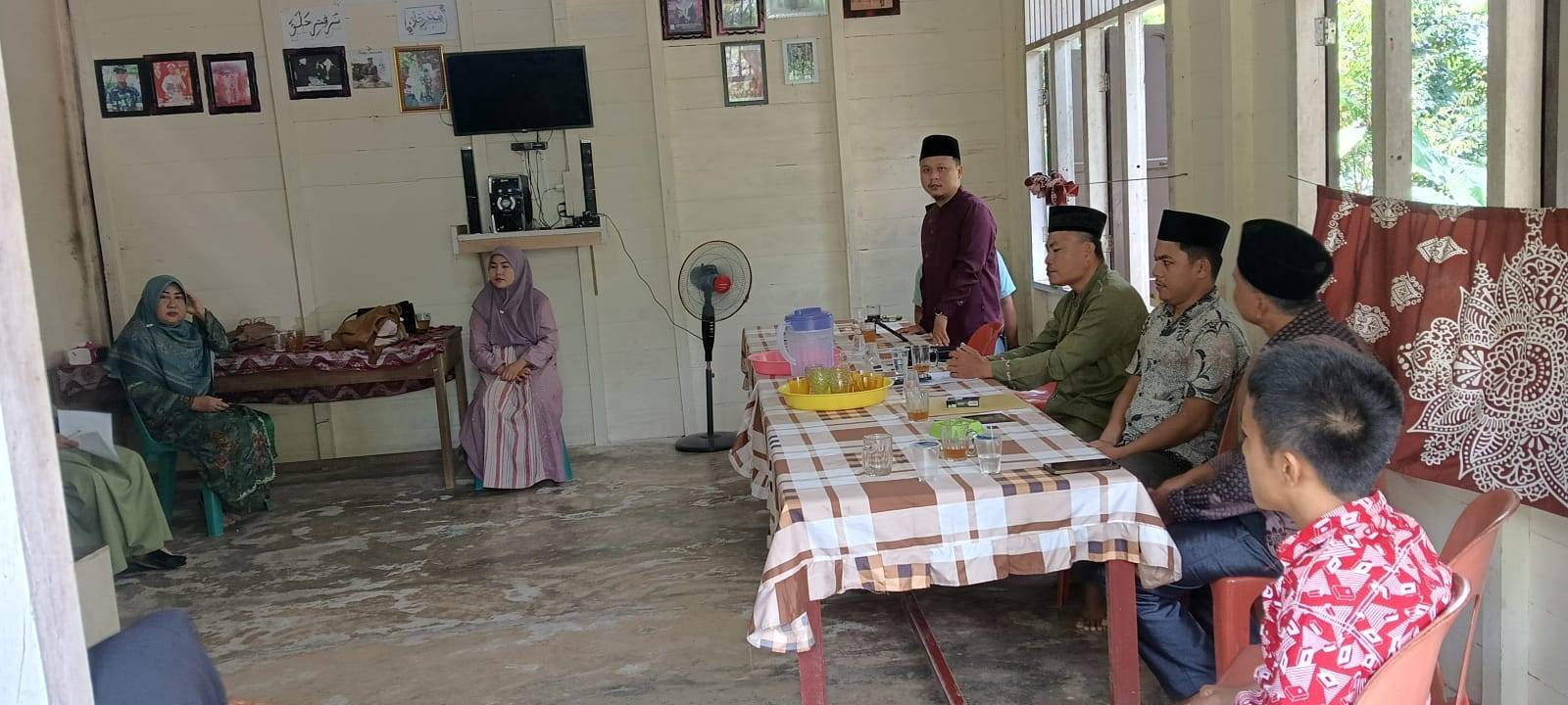 KUA Hiliduho Gelar Konseling Keluarga Bersama Jamaah Masjid An-Nur Botomuzoi