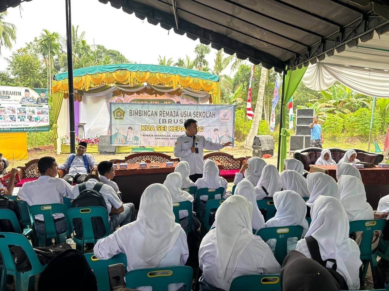 Bekali Generasi Muda, Penghulu dan Penyuluh Agama Islam KUA Sei Kepayang Jadi Pemateri BRUS di Haul H. Syekh Mustafa BS Rokan