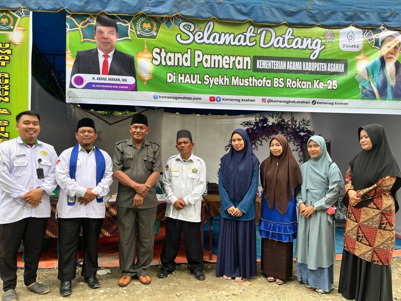 KUA Sei Kepayang Sambut Baik Kunjungan Anggota DPRD Asahan Dalam Stand Pameran Haul ke-25 Syekh H. Mustafa BS Rokan