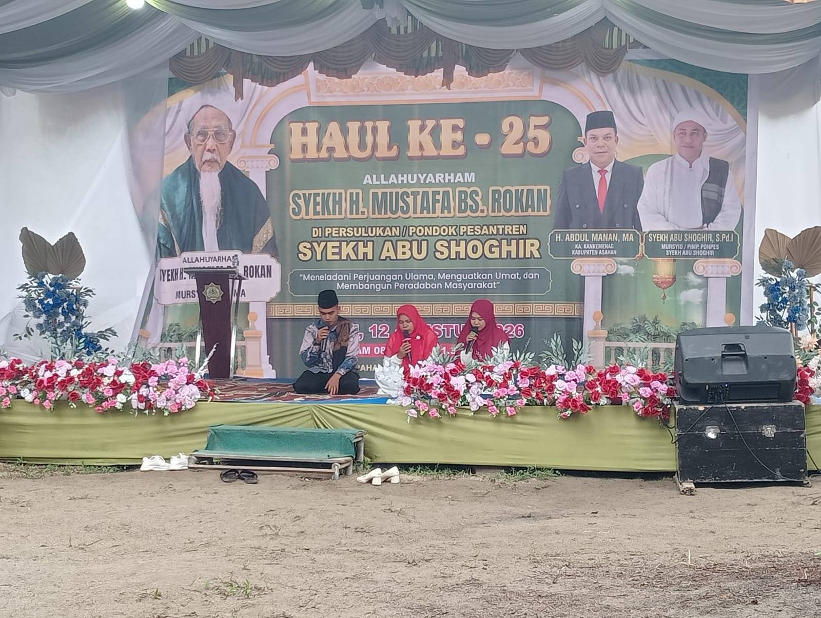 ASN KUA Sei Kepayang Meriahkan Haul ke-25 Syekh H. Mustafa BS Rokan dengan Lantunan Sholawat