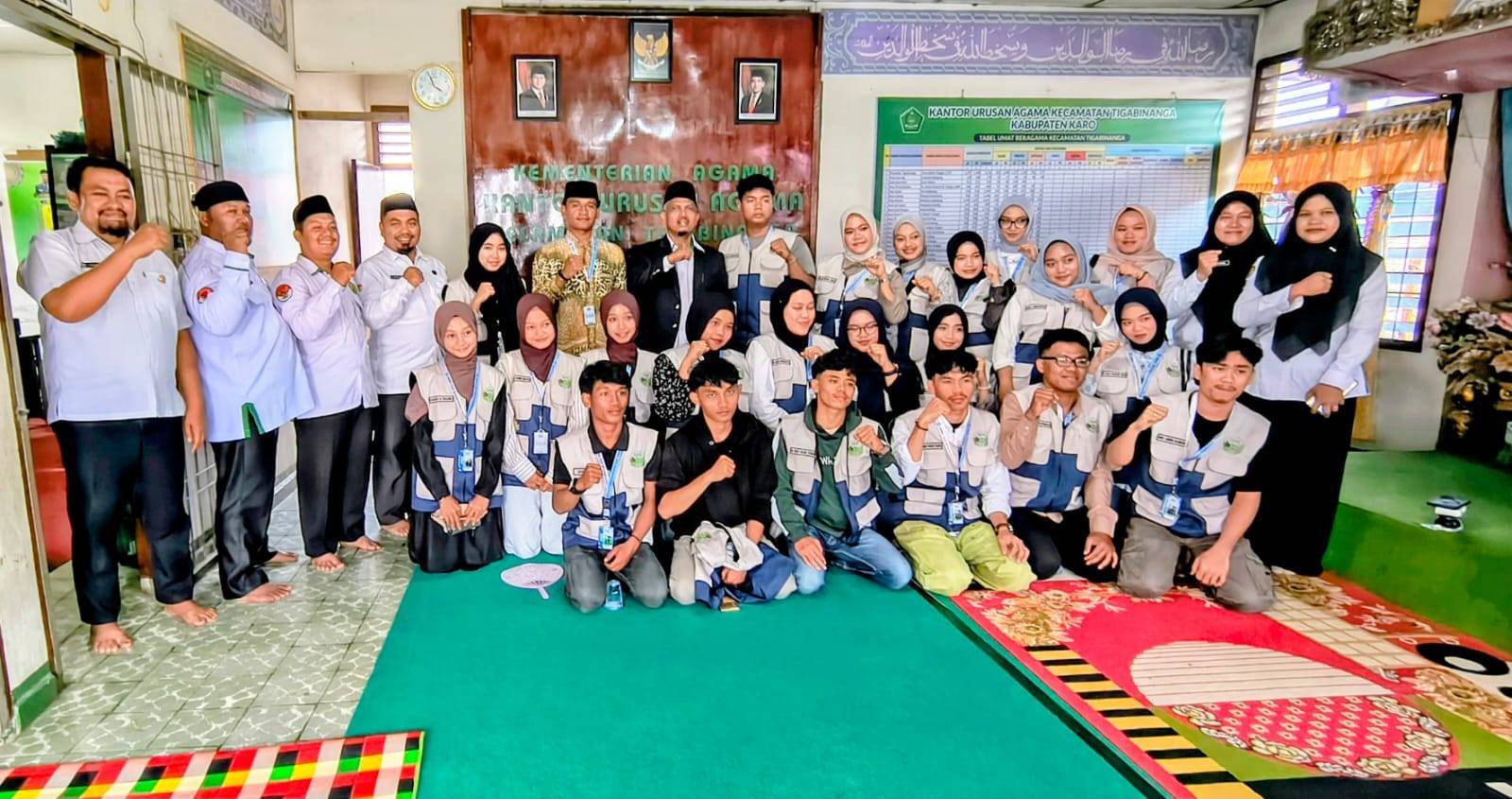 Kepala KUA Tigabinanga Beri Motivasi Mahasiswa KKN UINSU Medan