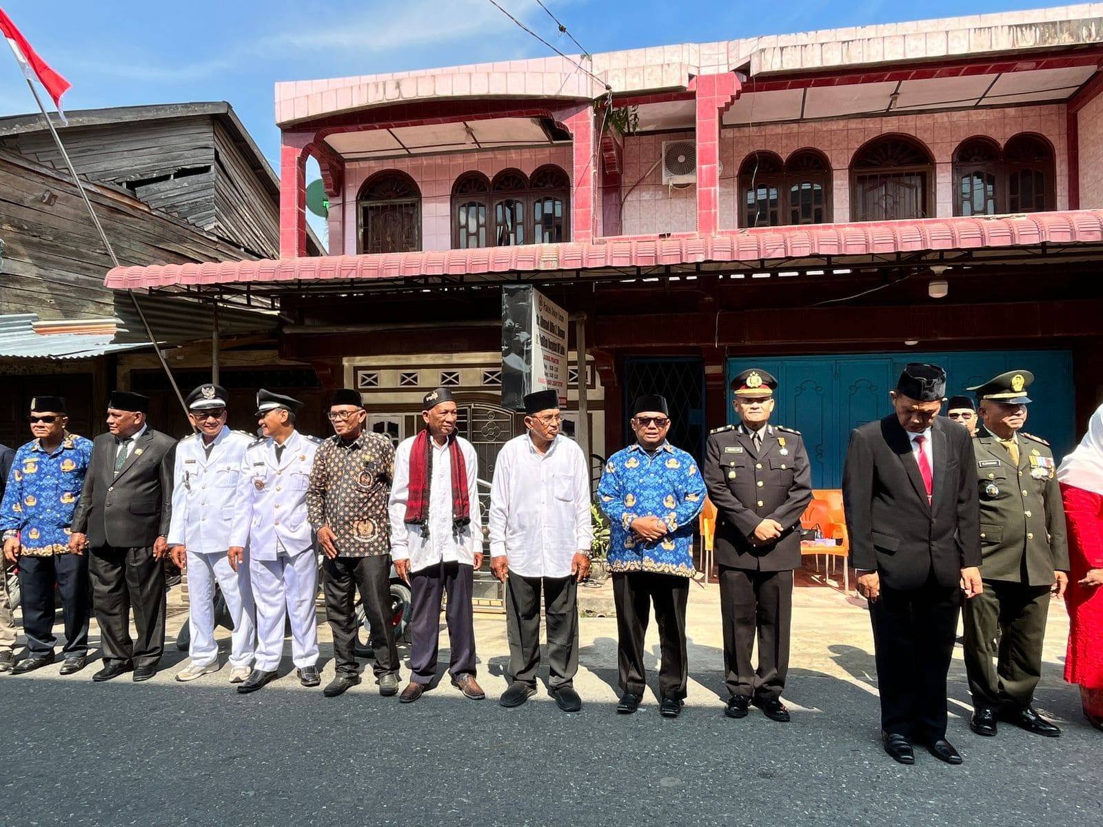 Kepala KUA Sei Kepayang Ikut Antusias Semarak dalam Pawai Defile HUT ke-81 RI