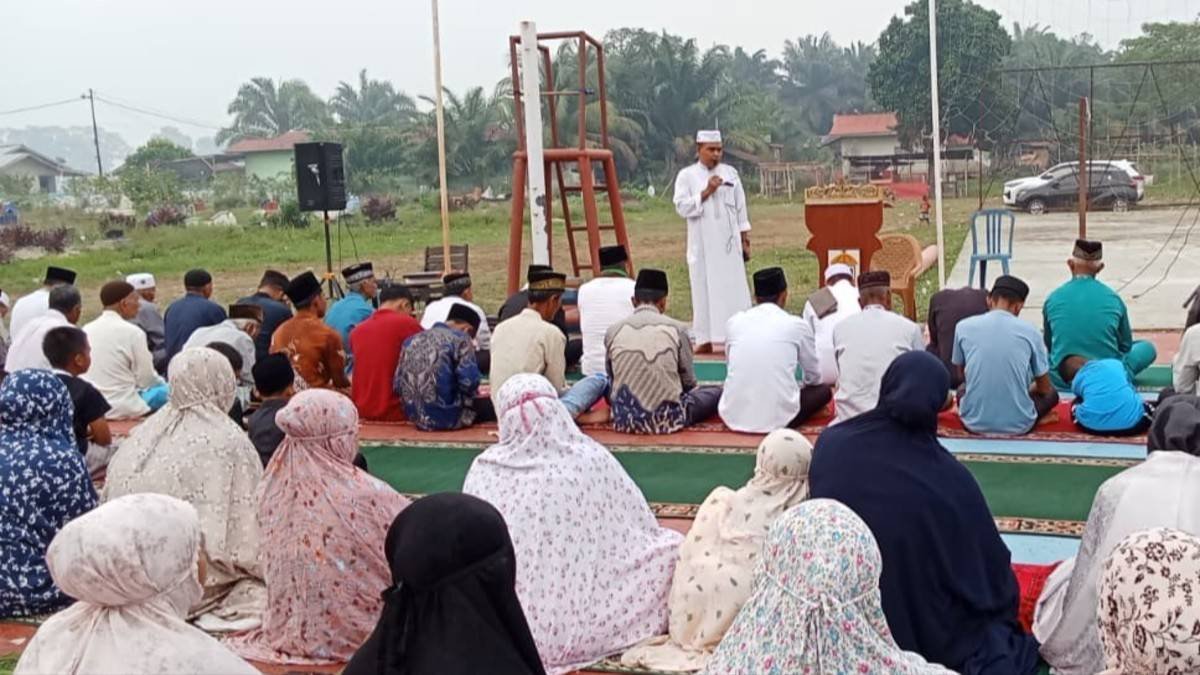 KUA Pelalawan Bersama Pemerintah Desa dan Masyarakat Gelar Salat Istisqa