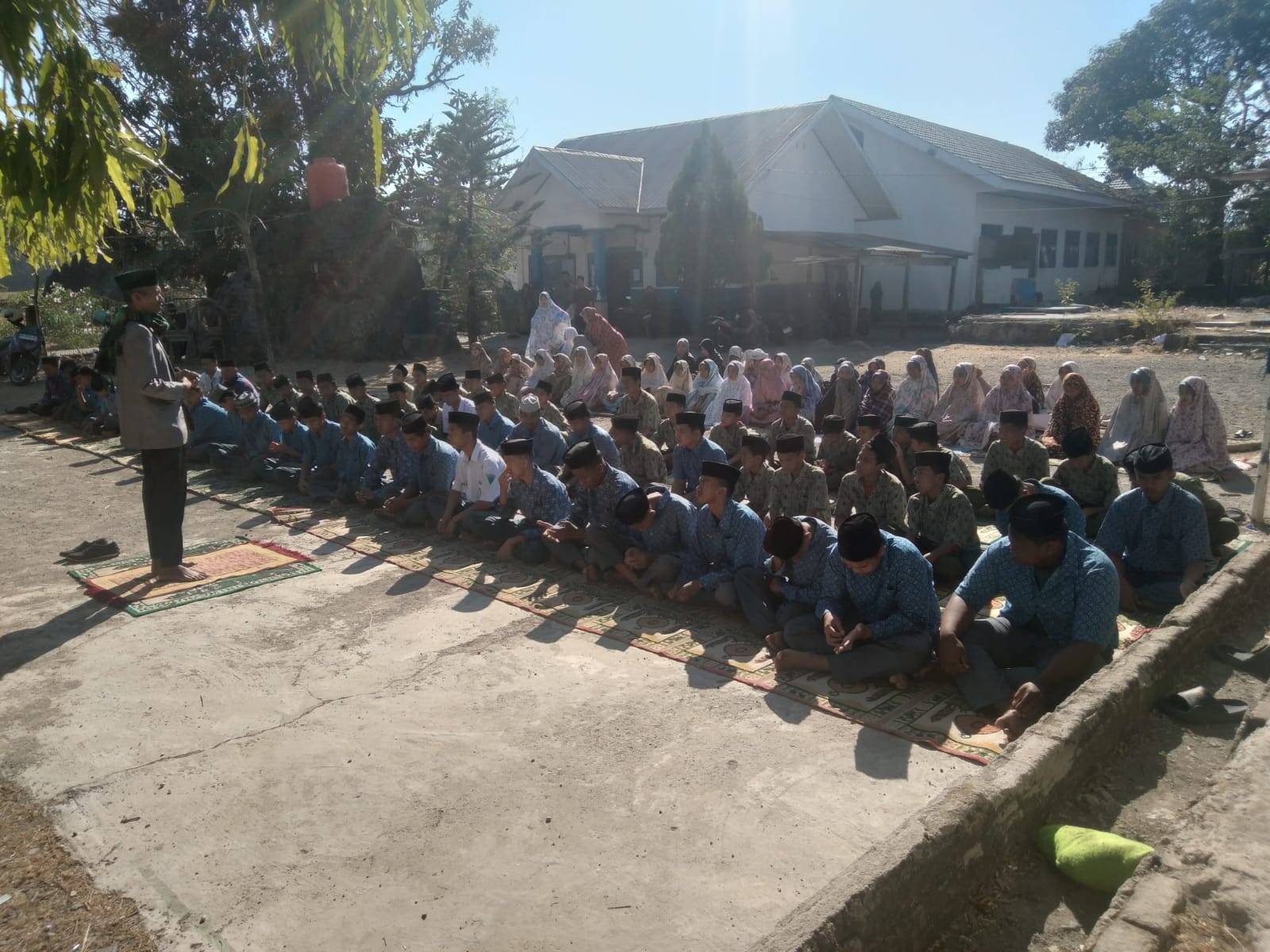 KUA Pusaka Bantimurung Bersama MA dan MTs As-Sakinah Gelar Sholat Istisqa, Memohon Turunnya Hujan