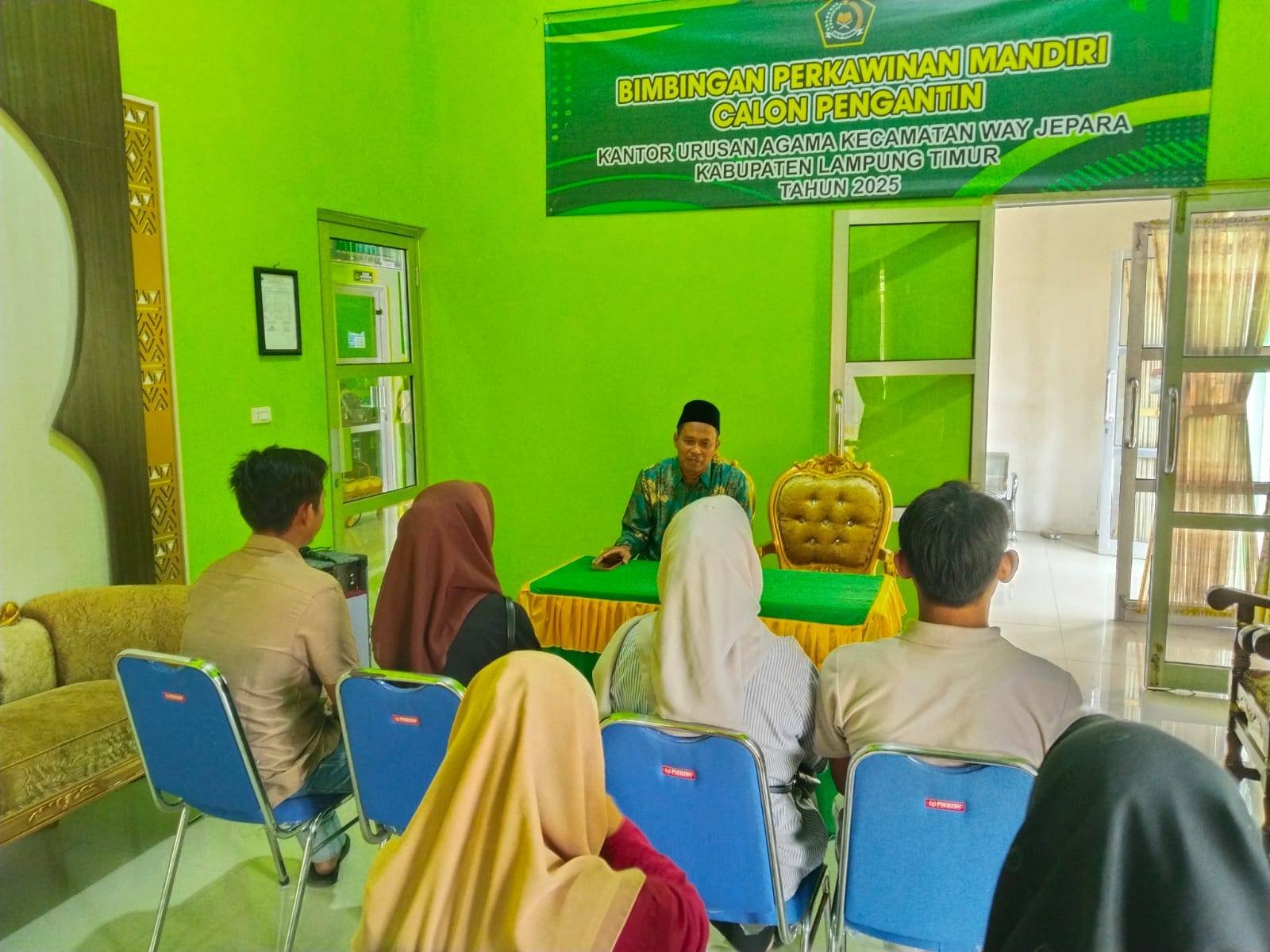 KUA WAY JEPARA GELAR SUSCATIN, TIGA PASANG CALON PENGANTIN DIBEKALI ILMU PERNIKAHAN