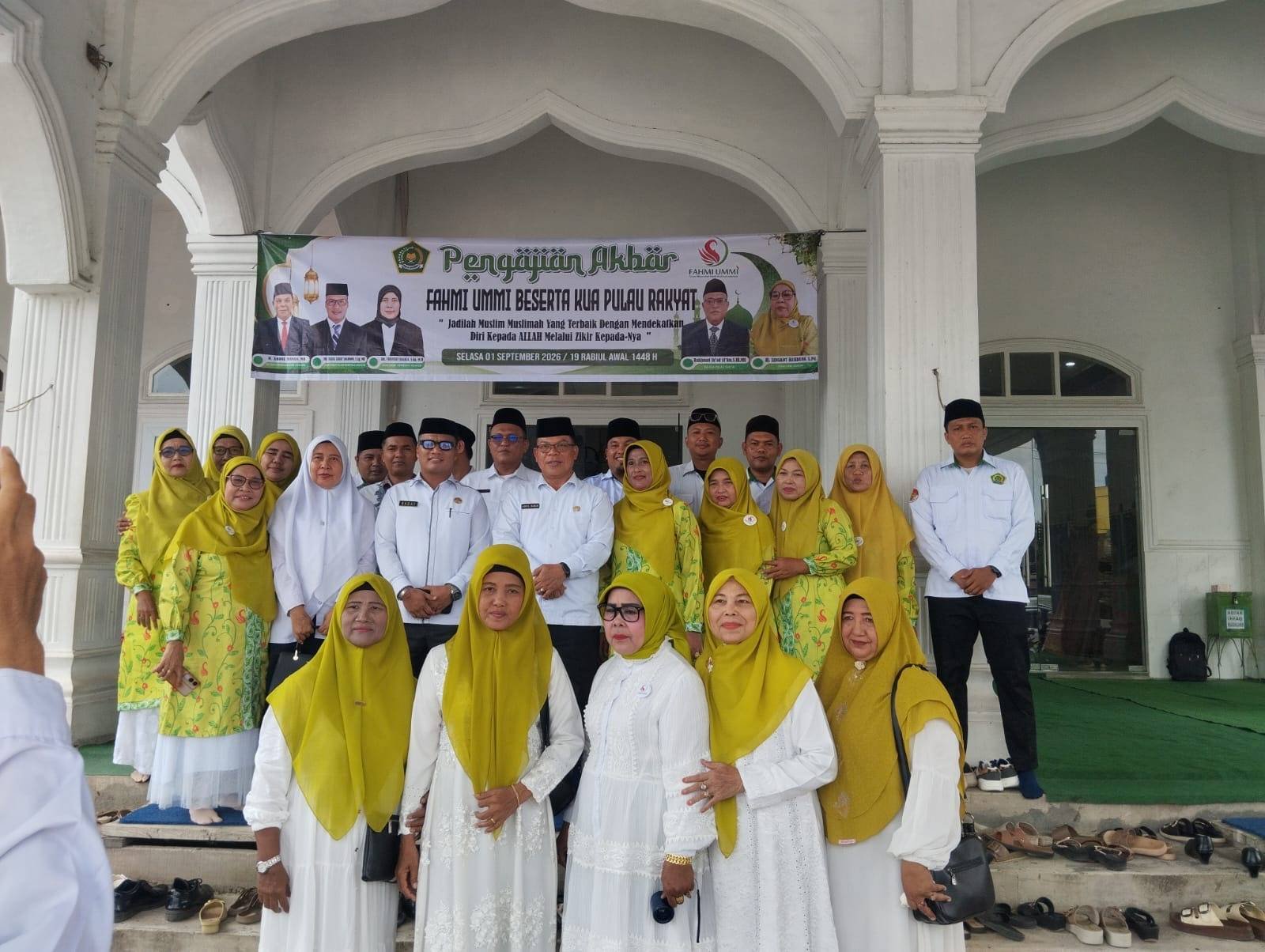 Ka. KUA Aek Ledong Hadiri Pengajian Akbar dan Zikir Bersama FAHMI UMMI di Masjid Al Amin Pulau Rakyat