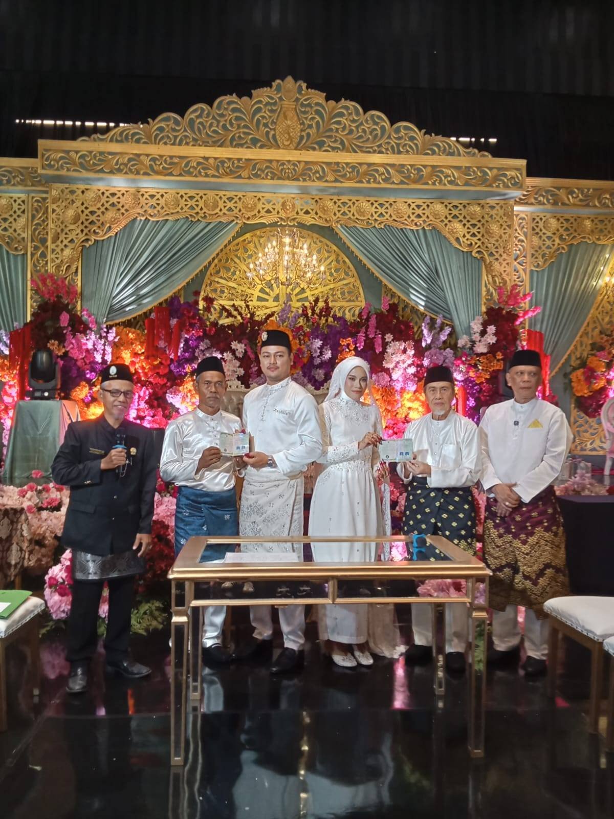 Ka. KUA Pekanbaru Kota Pimpin Pelaksanaan Akad Nikah Adi dan Aqilla