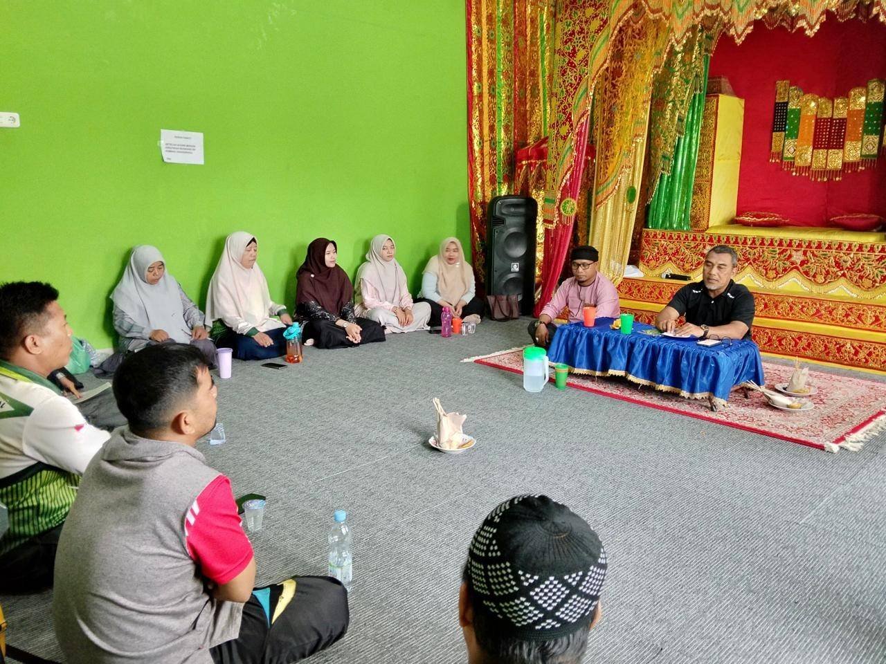Kepala KUA Dumai Kota Tekankan Disiplin dan Tanggung Jawab Pegawai