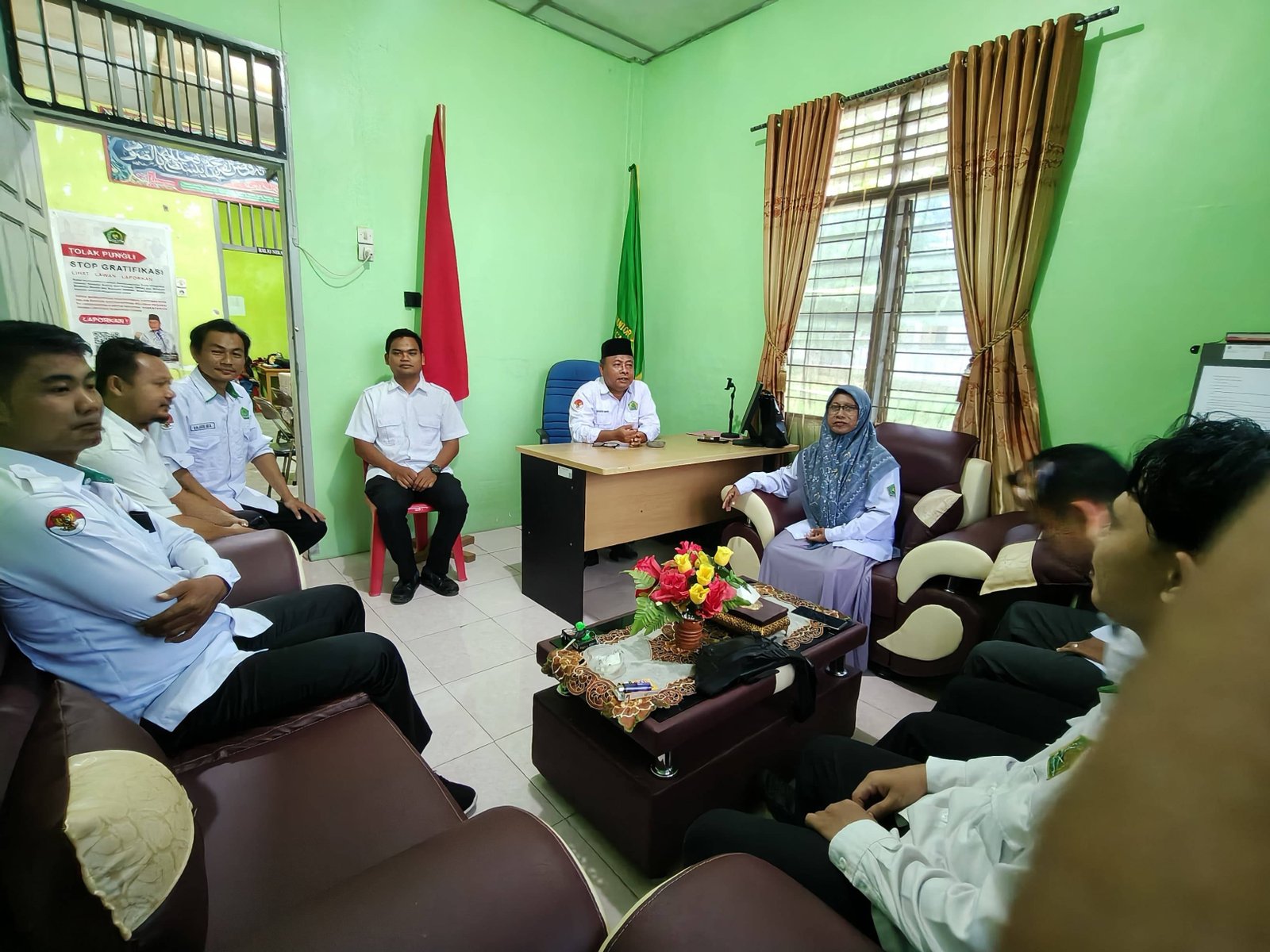 Kunjungi KUA Lahewa, KUA Alasa Mantapkan Tata Kelola Administrasi dan Pelayanan Publik