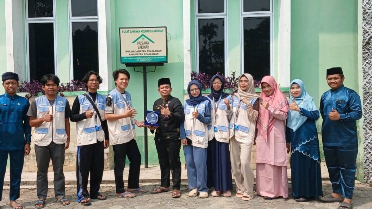Selesaikan KKN, Mahasiswa UIN Suska Riau Berpamitan kepada KUA Kecamatan Pelalawan