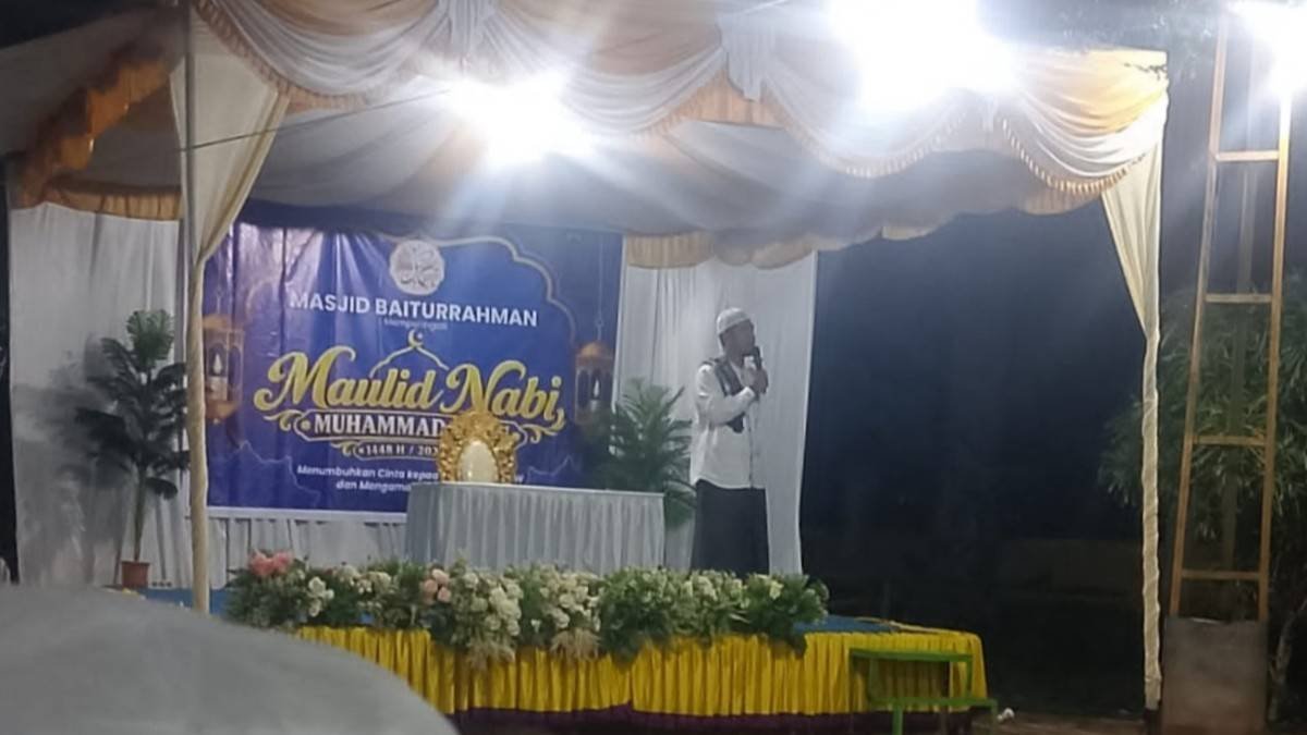 Semarakkan Maulid Nabi, Kepala KUA Rimba Melintang Isi Tausiah Keagamaan di Mukti Jaya