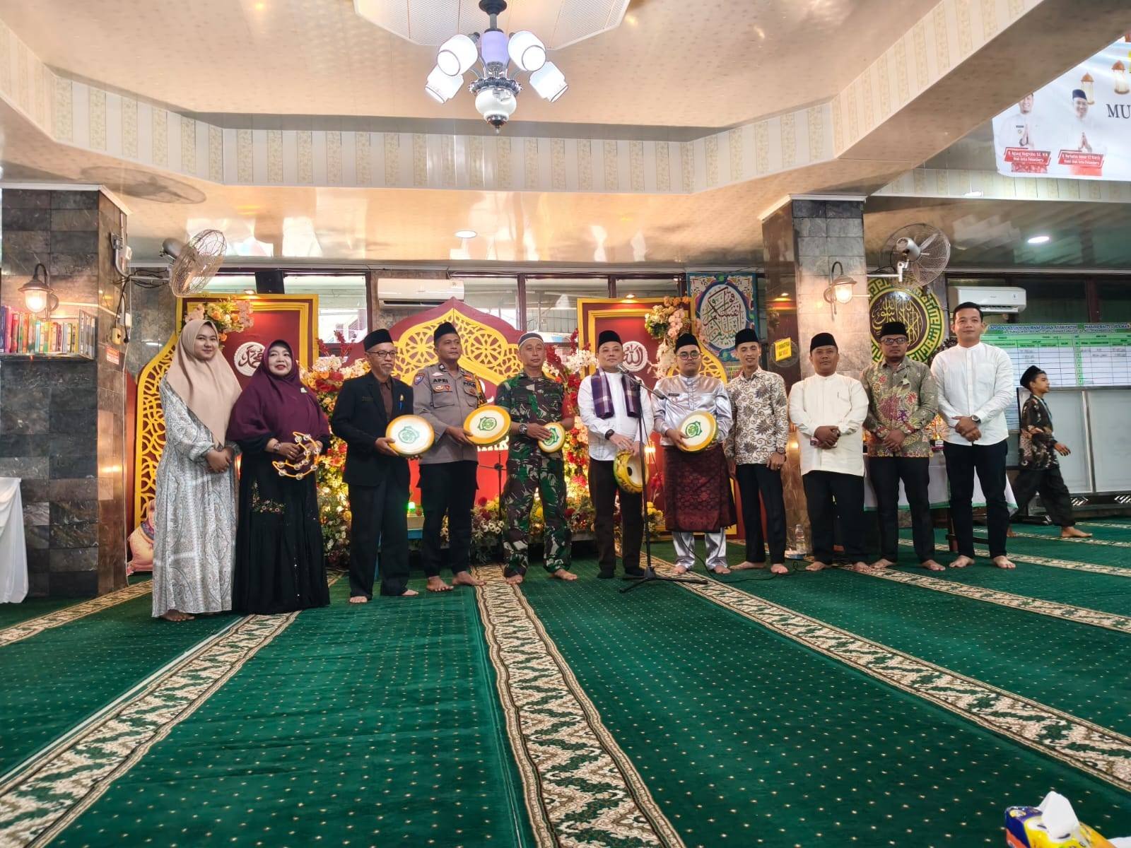 Ka. KUA Pekanbaru Kota Membersamai Camat Membuka MTQ Tingkat Kelurahan