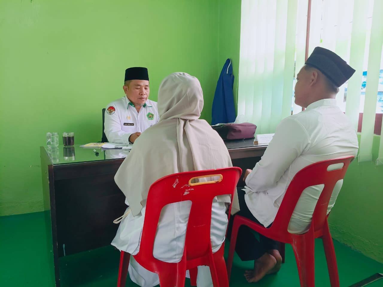 Perkuat Kesiapan Calon Pengantin, Kepala KUA Tigalingga Gelar Bimbingan Perkawinan