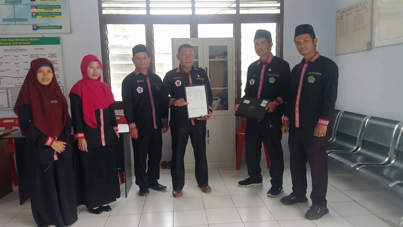 Tingkatkan Standar Layanan, KUA Lae Parira Pastikan Sarpras Kantor Dalam Kondisi Prima
