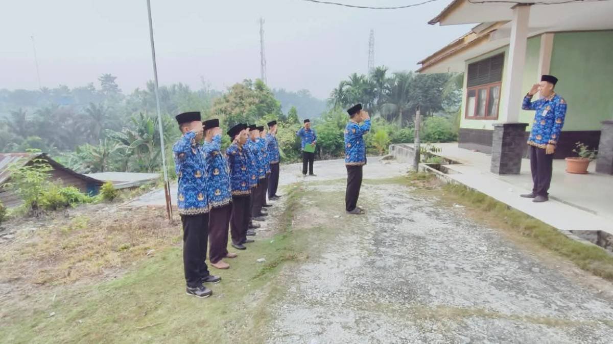 Apel Hari Disiplin Nasional, KUA Kerinci Kanan Ajak Perbanyak Zikir dan Doa Hadapi Kabut Asap