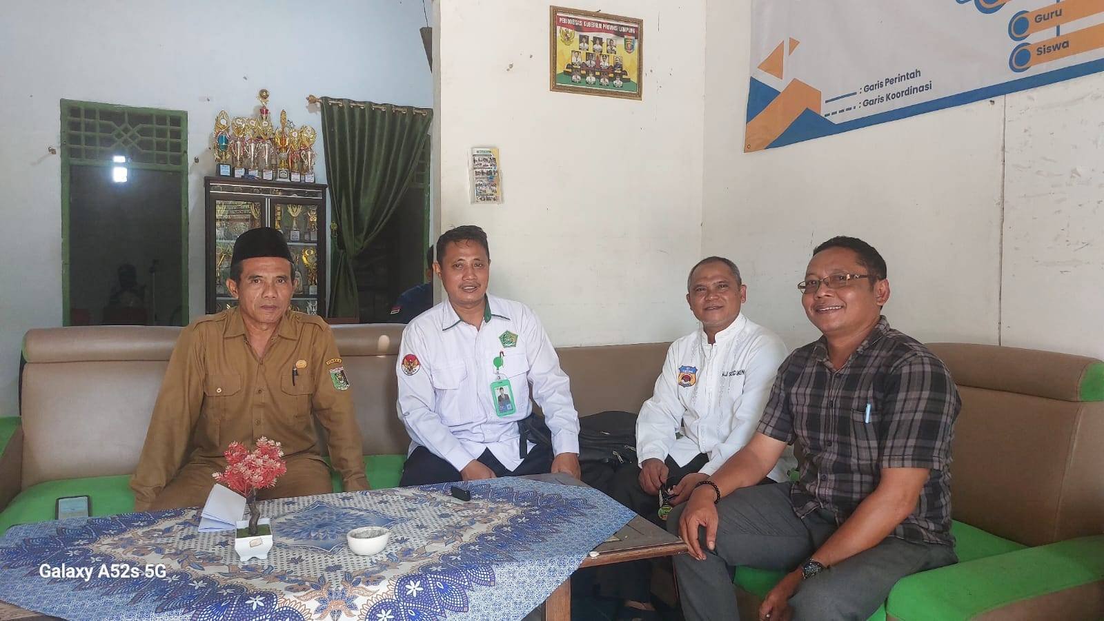 Jelang BRUS Oktober 2026, Penyuluh Agama KUA Sekampung Sambangi Sekolah se-Kecamatan