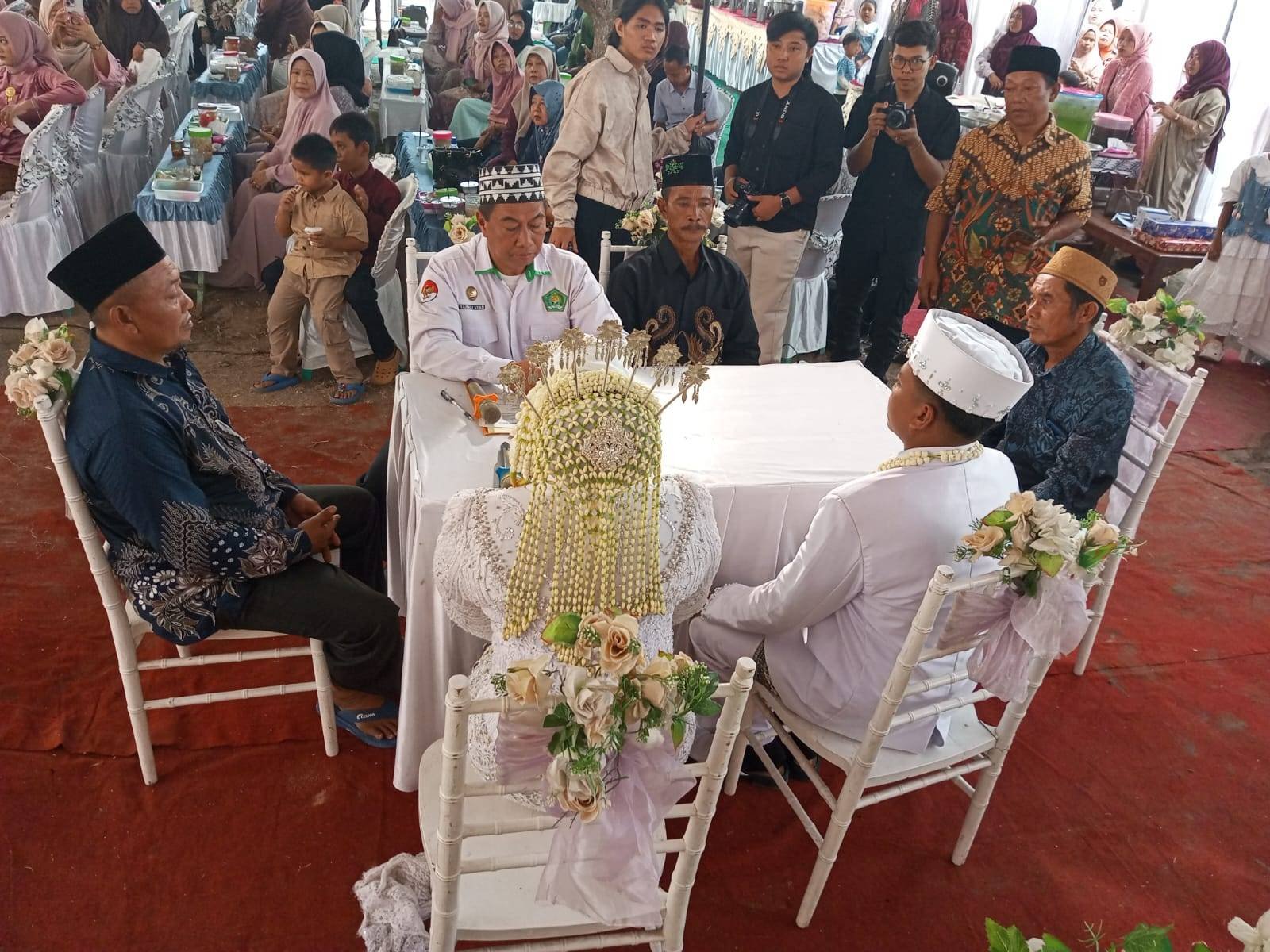 Senin Penuh Bahagia, Davit April Wibowo dan Aulia Nurul Hidayah Resmi Menjadi Pasangan Suami Istri
