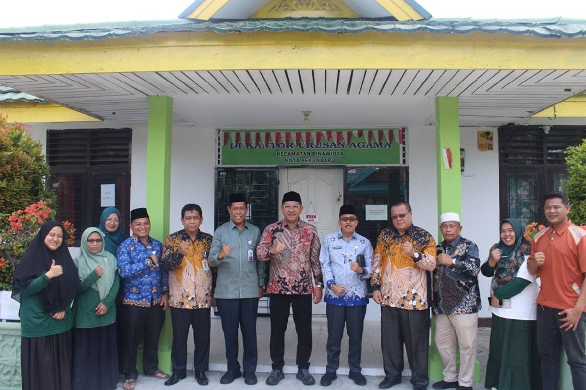 Dirjen Bimas Islam Sambangi KUA Bina Widya, Dorong Pelayanan Keagamaan yang Berdampak,