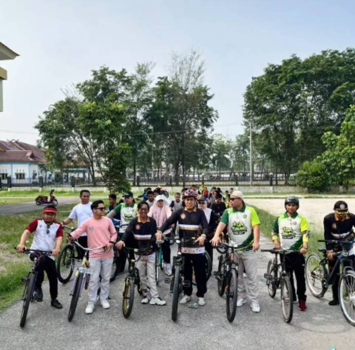 KUA Tualang Laksanakan Goes Ekoteologi Vol.3 Ke SMP 9 Tualang dengan Menanam 9 Pohon Berbuah di Area Sekolah