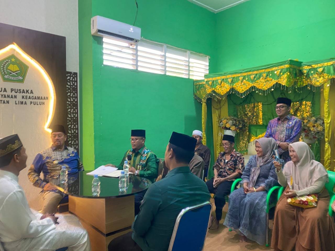 KUA Lima Puluh Kedatangan Saksi Nikah Bupati Batu Bara