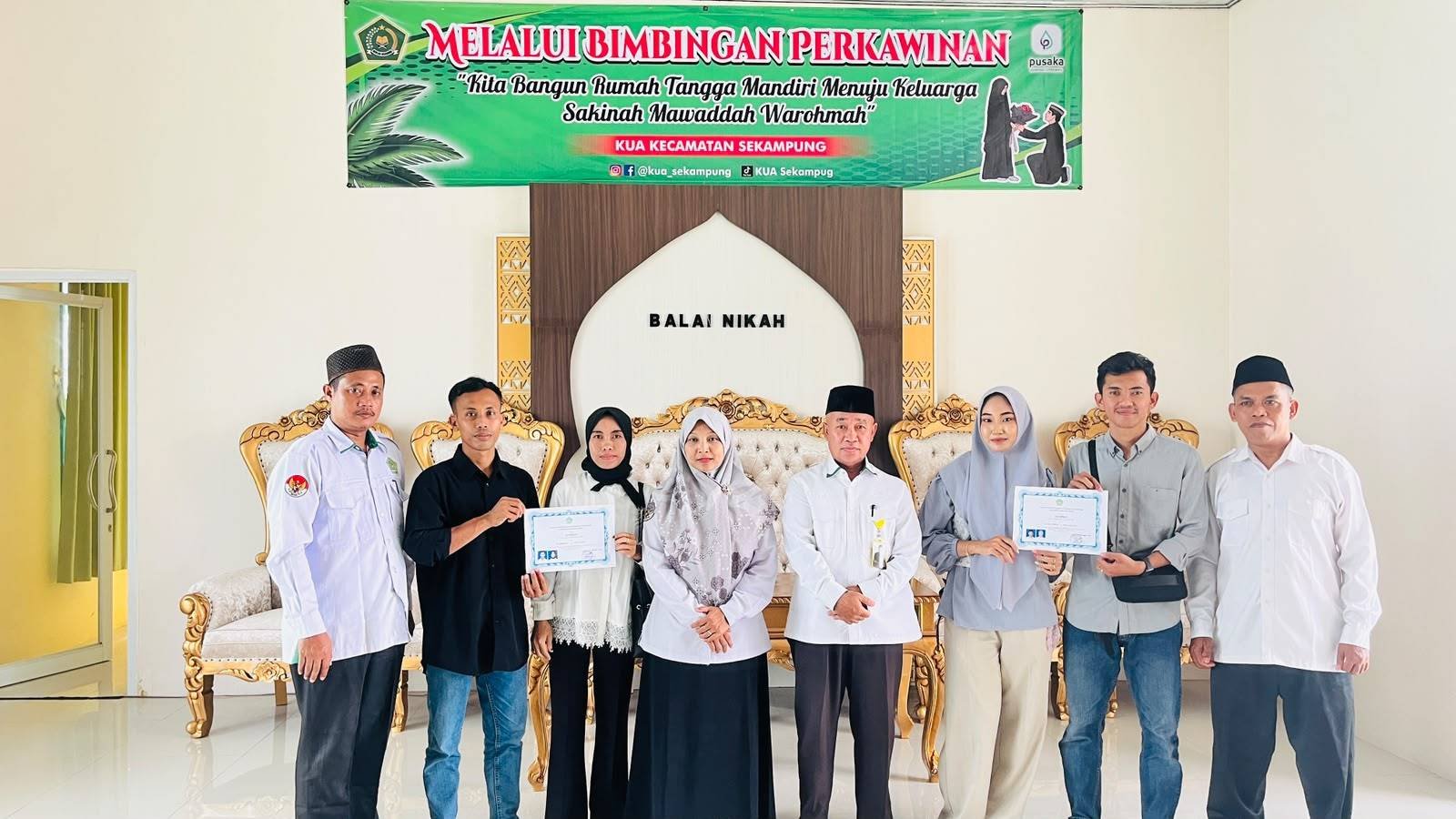 Penyuluh Agama Islam KUA Sekampung Berikan Materi Suscatin kepada Dua Pasangan Calon Pengantin