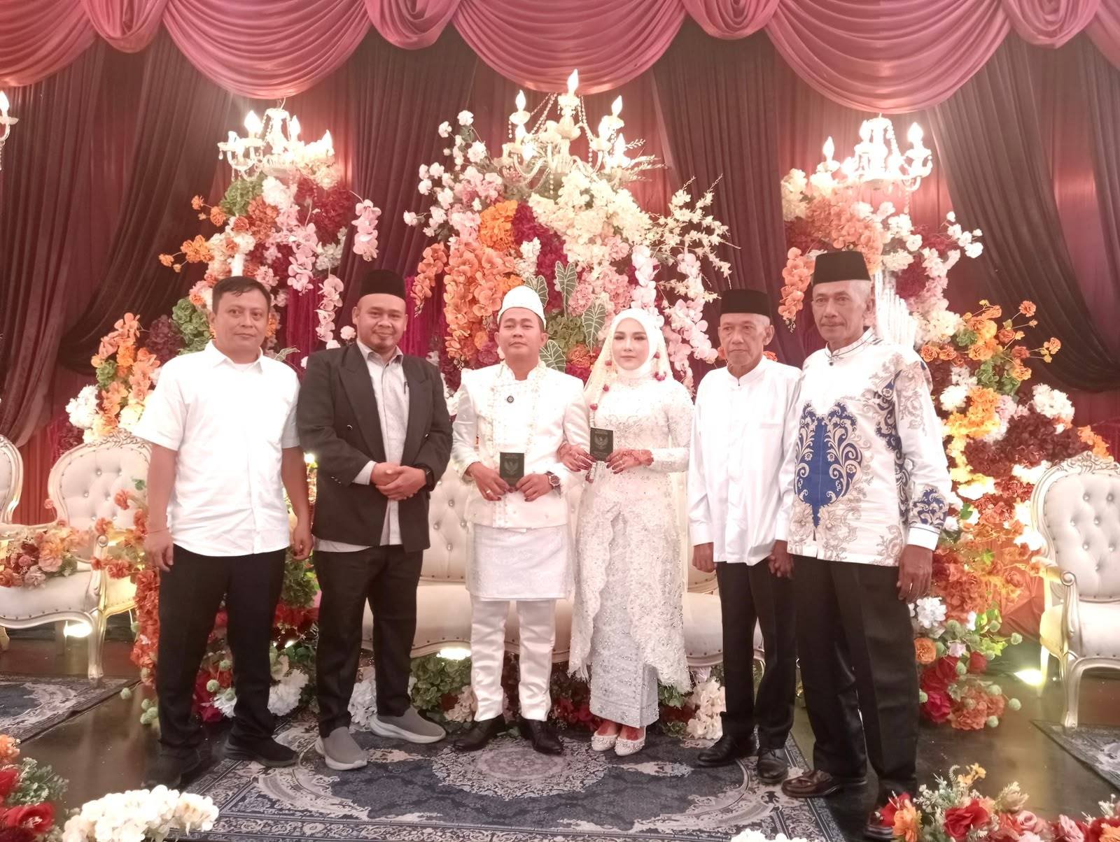 Khidmat dan Penuh Berkah, Ka. KUA Sei Kepayang Pimpin Prosesi Akad Nikah