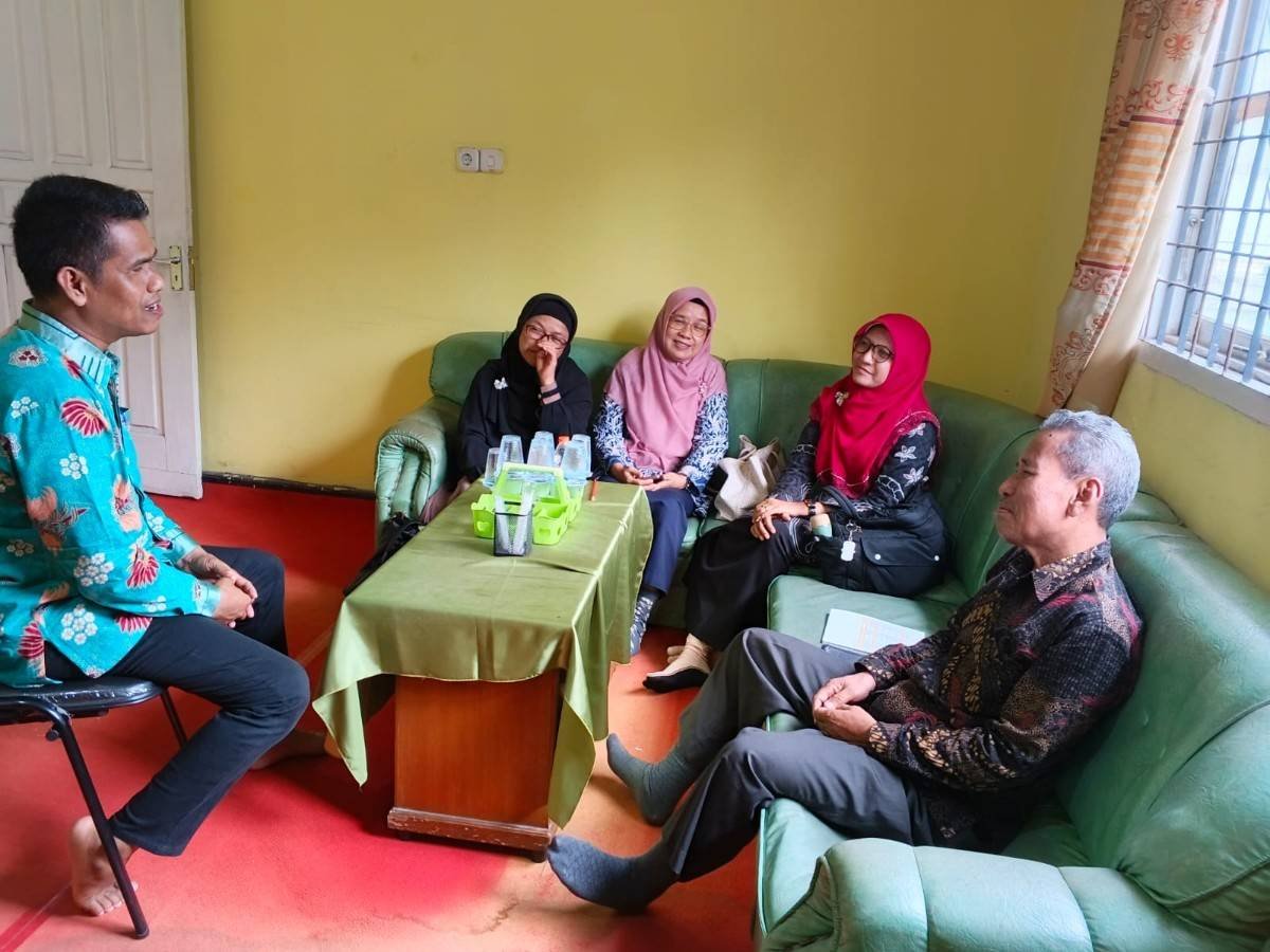 KUA Marpoyan Damai Terima Kedatangan Dosen Fakultas Syariah dan Hukum UIN Suska Riau