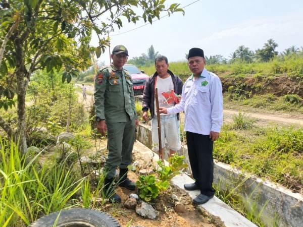 KUA Borbor Dampingi Dinas Kehutanan Lakukan Pengecekan Status Lahan Calon Pertapakan KUA Definitif