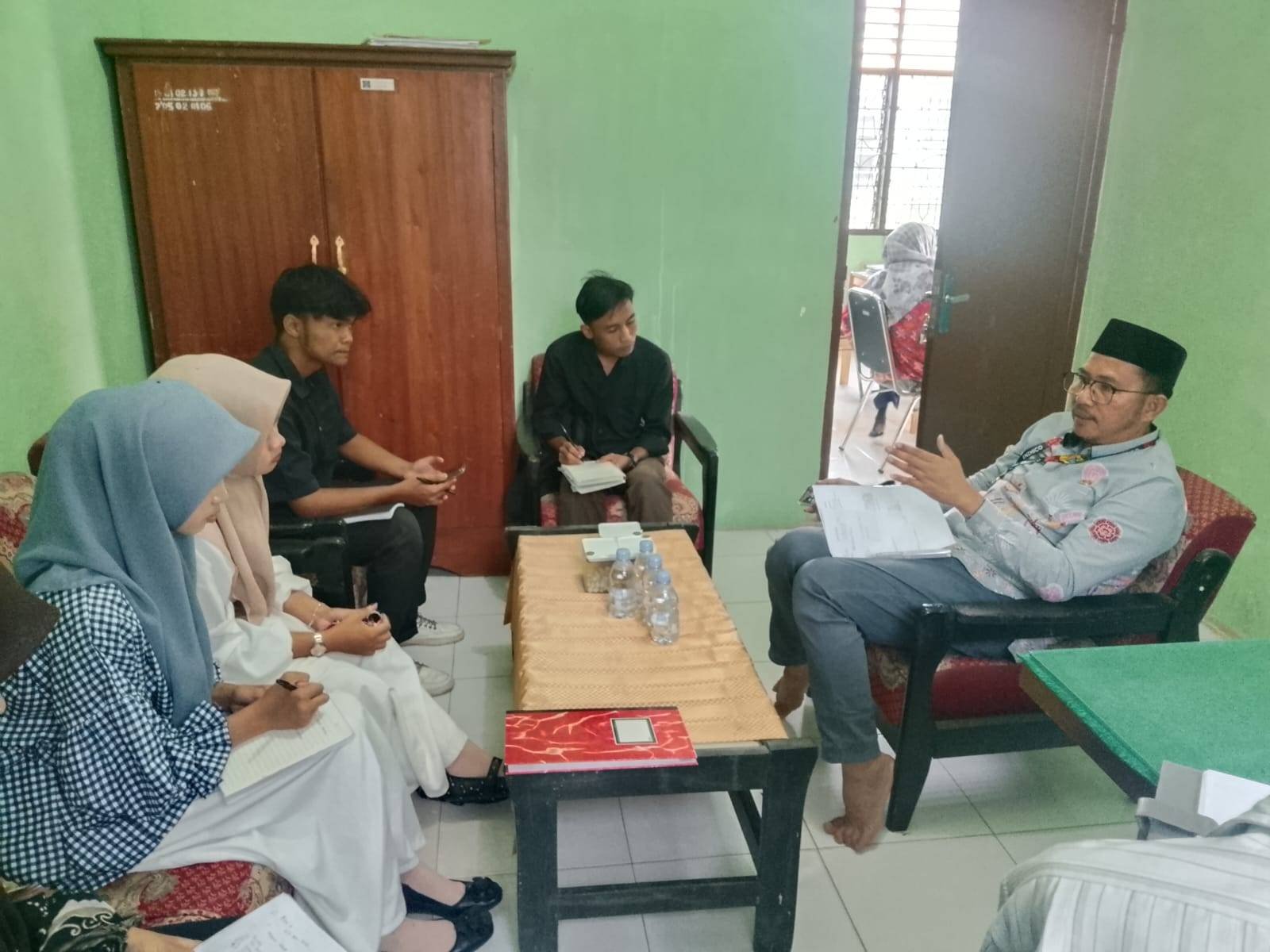 Perdalam Layanan Pencatatan Nikah, Mahasiswa FASIH UIN Syahada Lakukan Penelitian di KUA Padangsidimpuan Selatan