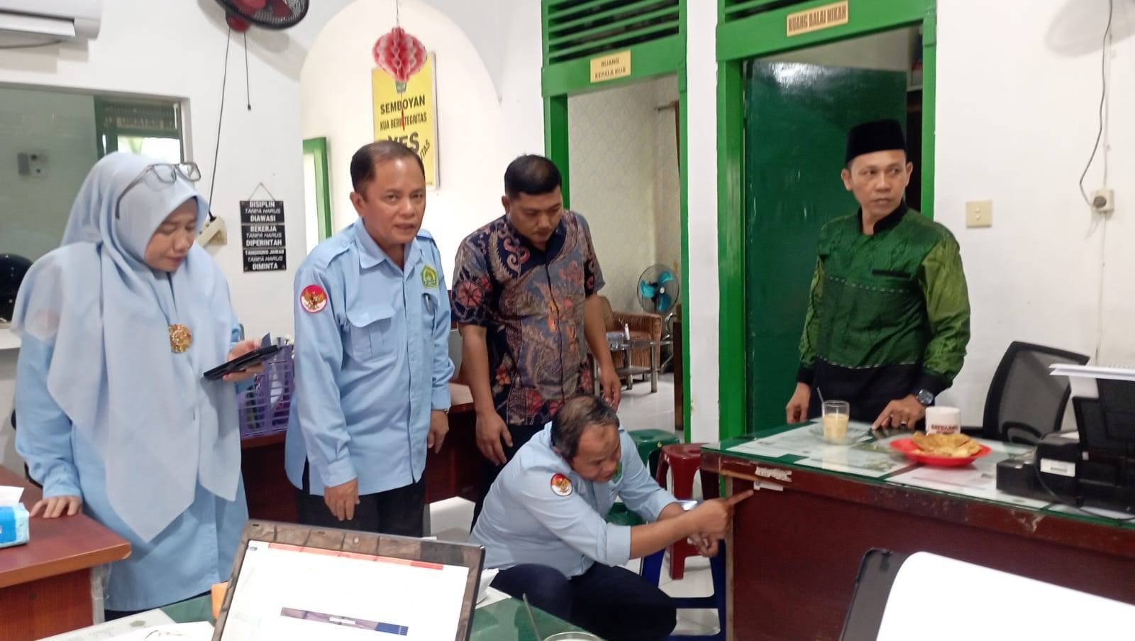 Plt. Kepala KUA Batang Kuis Terima Tim Monev Kemenag Deli Serdang Berkaitan Tata Kelola BMN