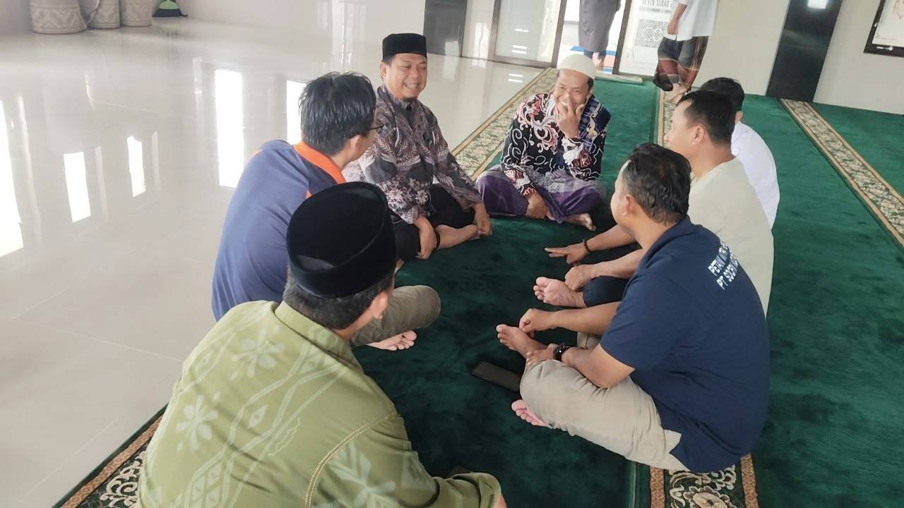 KUA Aek Ledong Kunjungi Masjid Al-Hidayah Ledong Barat, Bahas Program Keagamaan