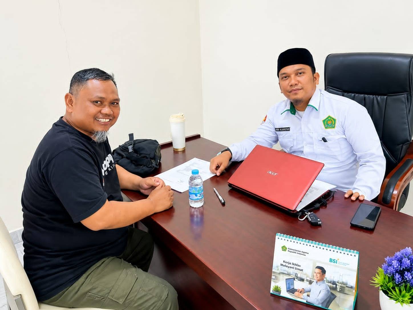 Kepala KUA Berastagi Koordinasi Penyelesaian Sertifikat Wakaf Masjid Al-Muathi’ Bersama Ketua Nazhir Wakaf