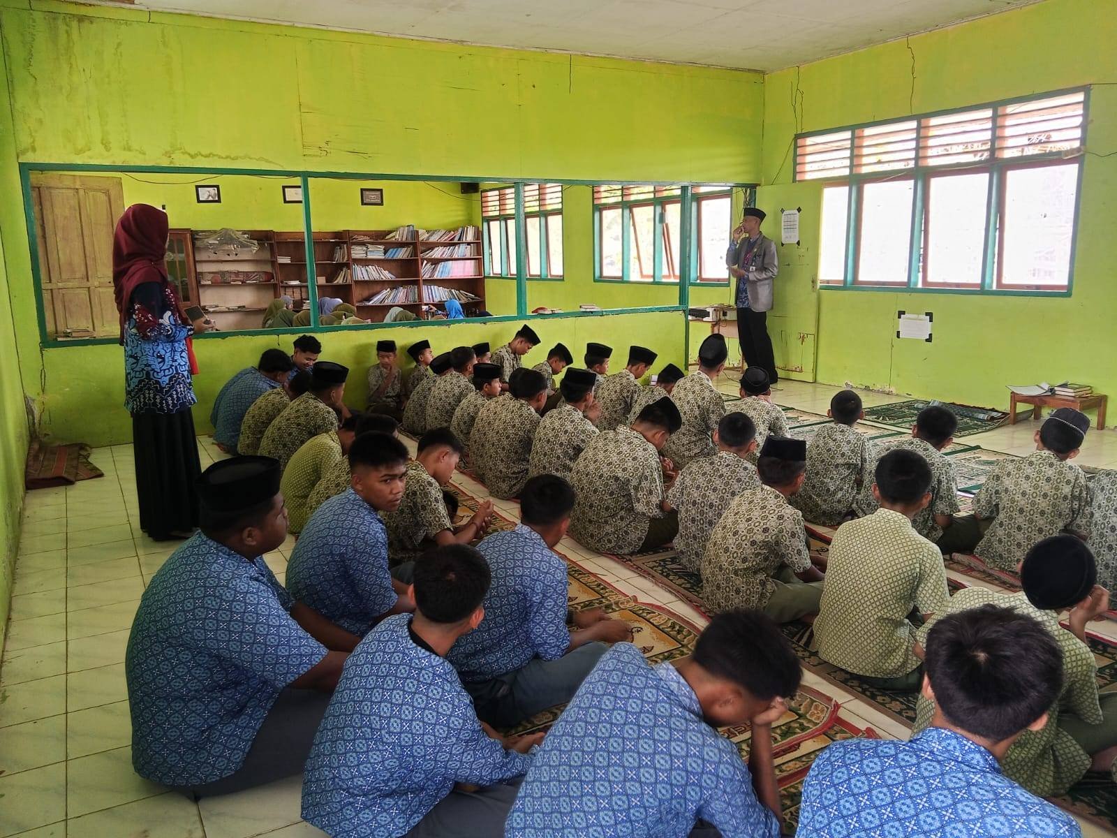 Cegah Pernikahan Dini, KUA Bantimurung Edukasi Siswa MA Assakinah melalui Program BRUS