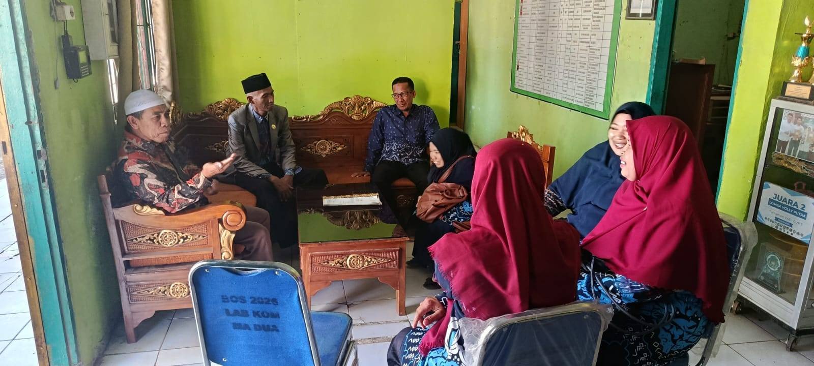 Perkuat Sinergi Pembinaan Generasi Muda, Penghulu dan Penyuluh KUA Bantimurung Sambangi Pengurus Yayasan Darul Ulum Ammesengeng untuk Koordinasi Program BRUS