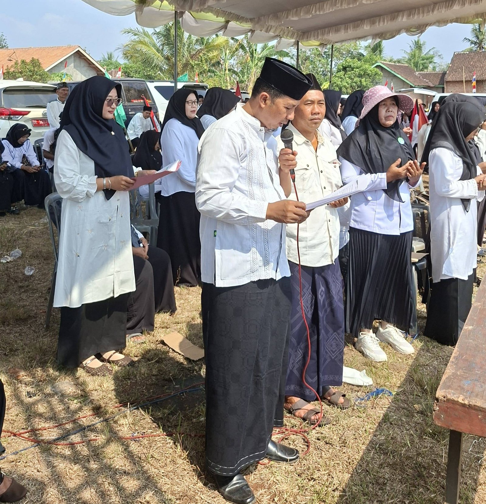 Kepala KUA Marga Sekampung Pimpin Doa Upacara Hari Santri 2026