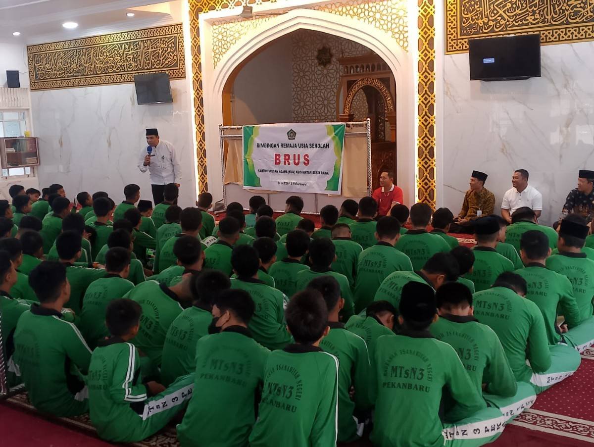 KUA Bukit Raya Berikan Bimbingan Remaja Usia Sekolah Di MTsN 3 Pekanbaru