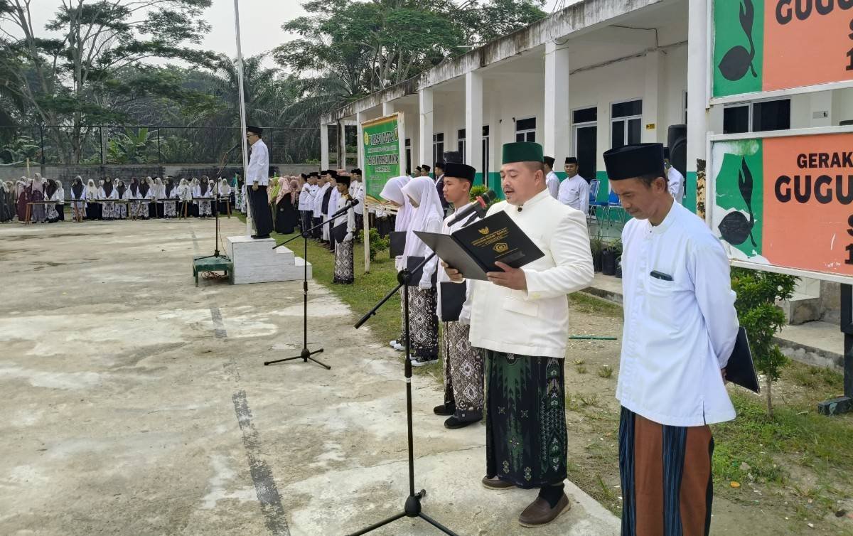 KUA Sabak Auh Peringati Hari Santri 2026 di Ponpes Madrasatul Quran Sabak Permai
