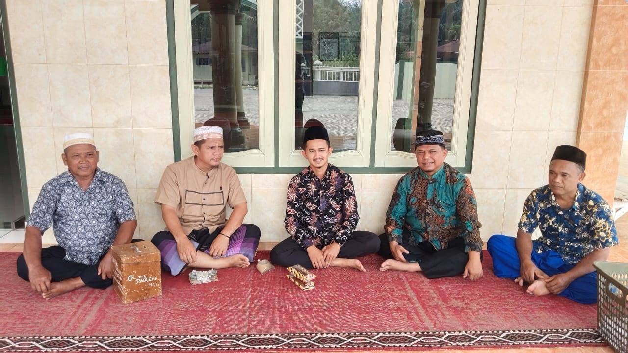 Safari Jum’at di Masjid Jami’ Desa Aek Korsik, Ka. KUA Aek Ledong Beri Pemahaman Kemasjidan dan Wakaf