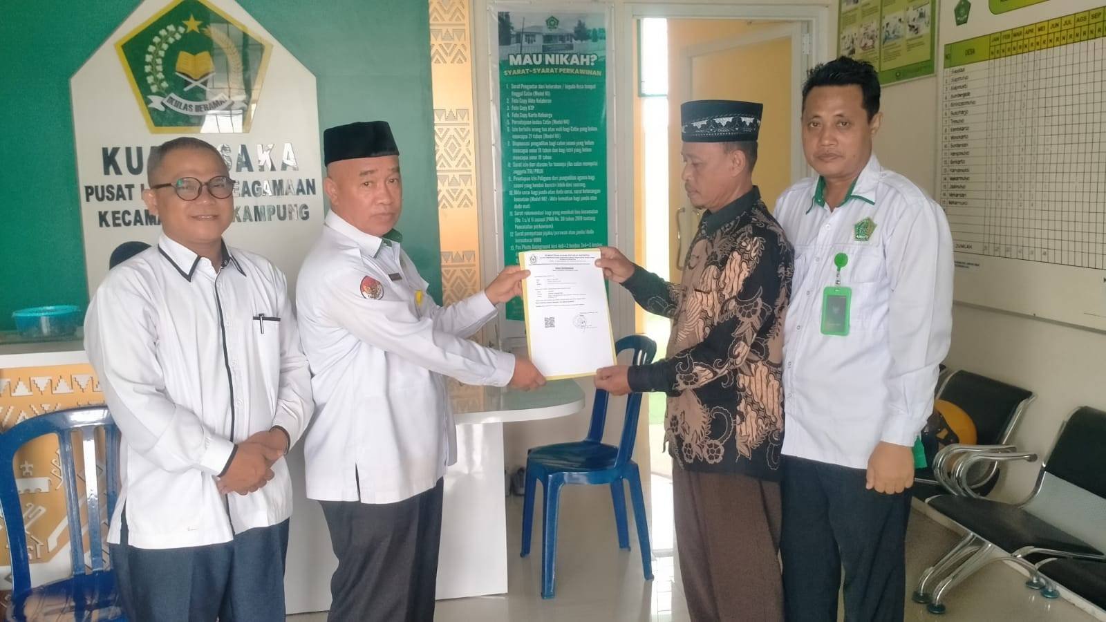 KUA Sekampung Serahkan ID Musholla Assalam Desa Jadimulyo, Perkuat Tertib Administrasi Rumah Ibadah