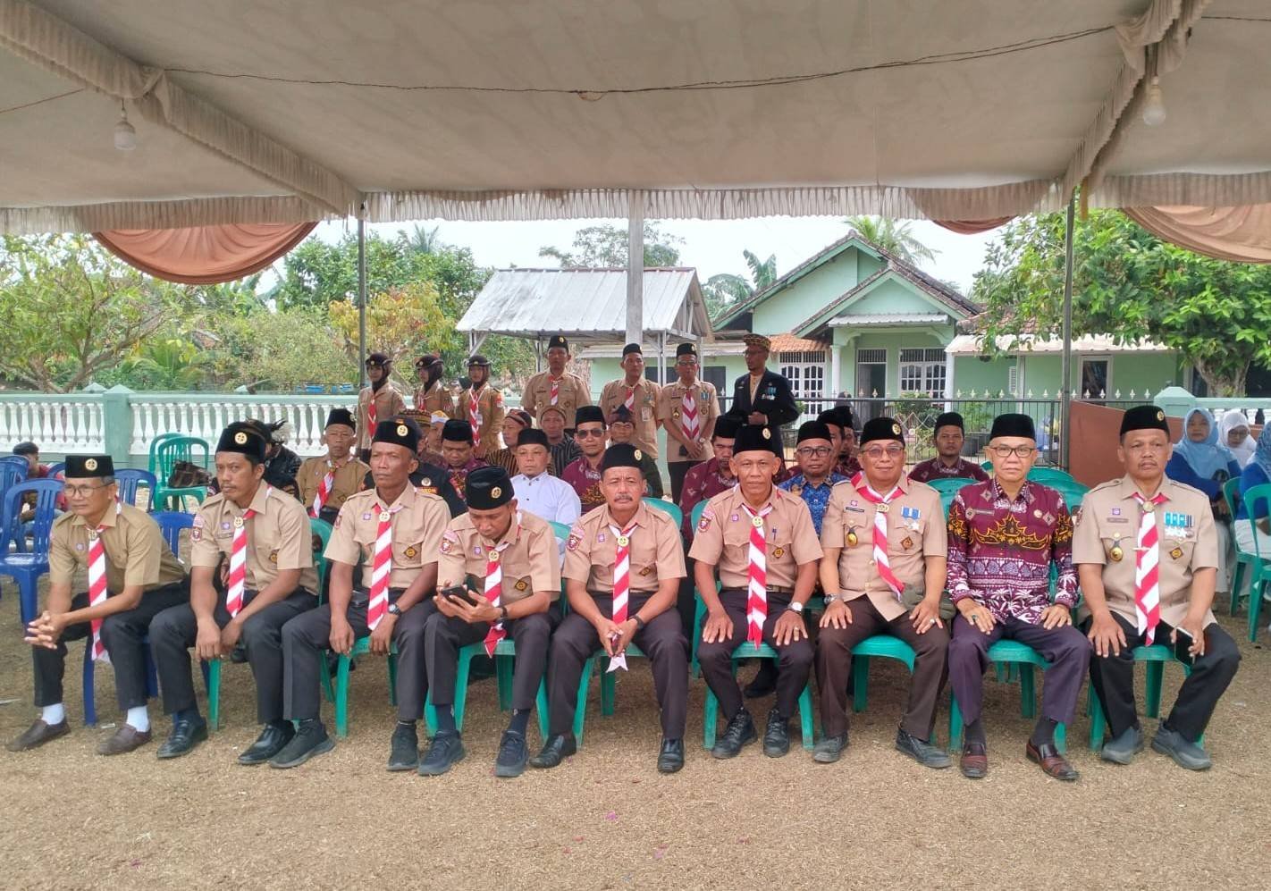 Kepala KUA Purbolinggo dan Staf Hadiri Upacara Hari Pramuka ke-65 dan Sumpah Pemuda ke-98