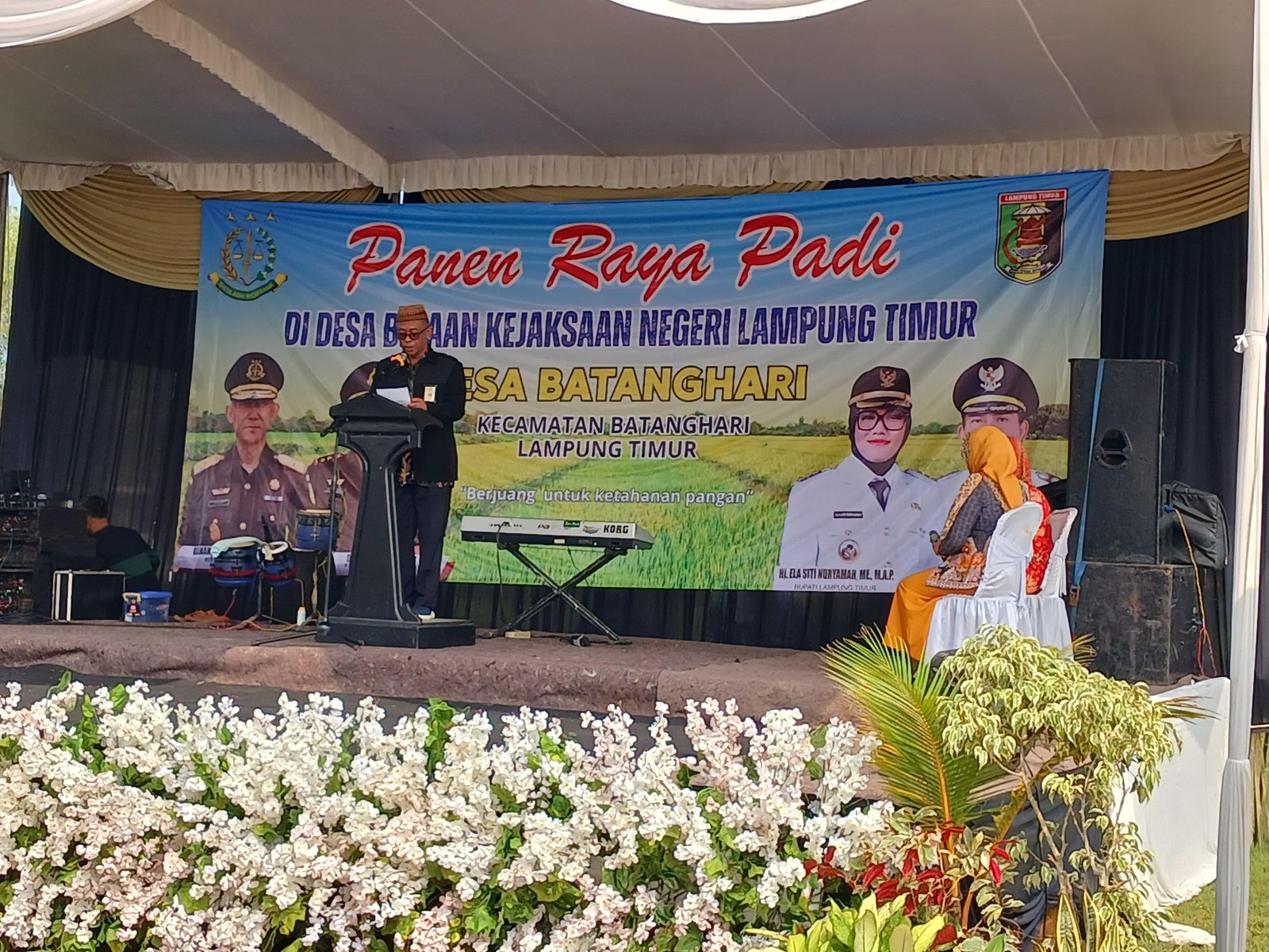 Bersama Kejati Lampung, KUA Batanghari Perkuat Nilai Keagamaan dalam Panen Raya