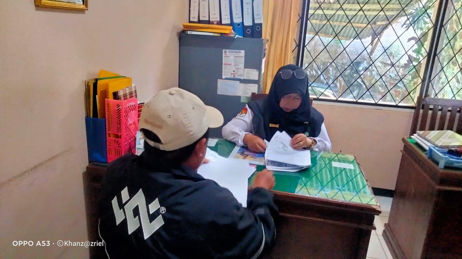Teliti Berkas Nikah, PLO KUA Curup Tengah: Meminimalisir Risiko Pemalsuan Dokumen Perkawinan
