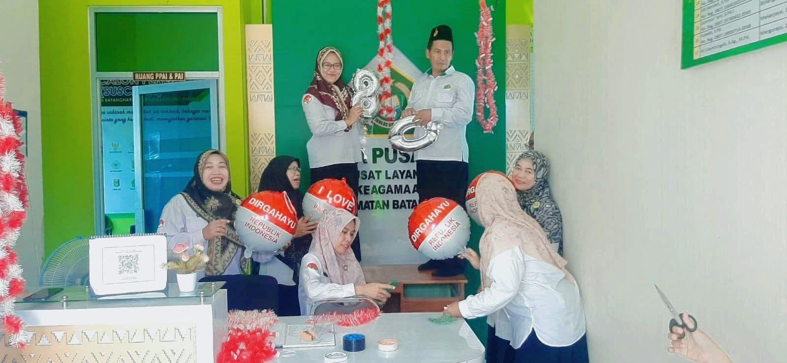 KUA Batanghari Hias Kantor Meriahkan HUT ke-80 RI