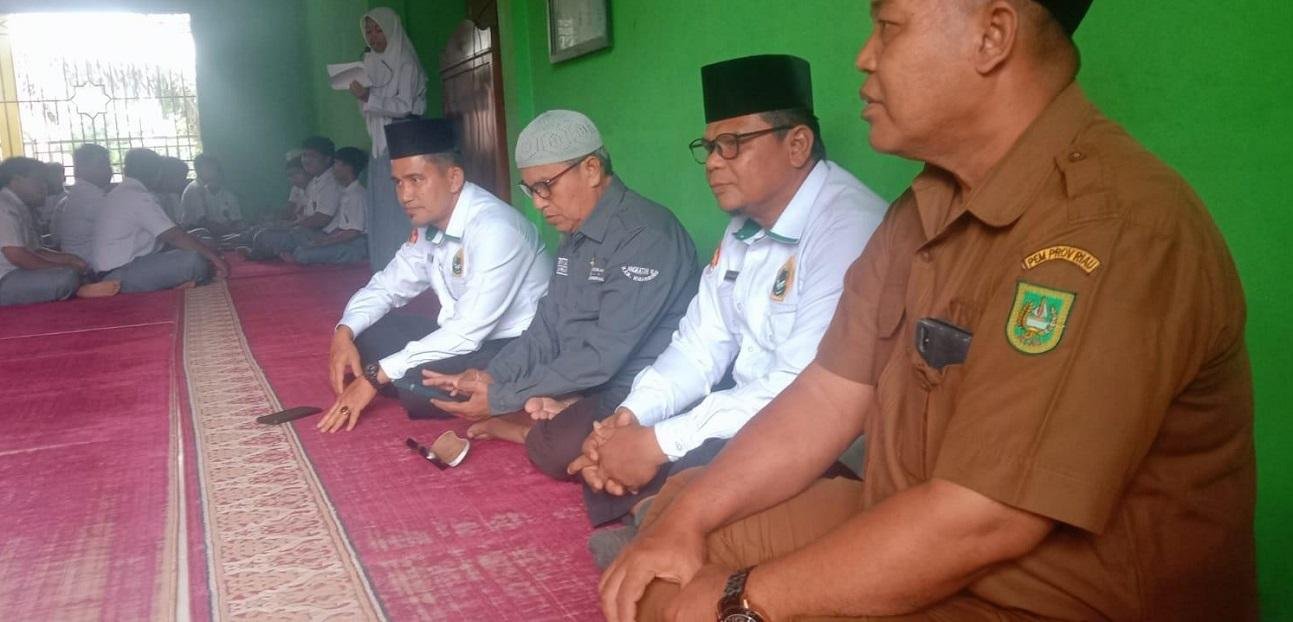 Sinergi Bina Generasi Milenial, Korwil Pendidikan Bersama KUA Safari Ramadhan di SMAN 1 Singingi